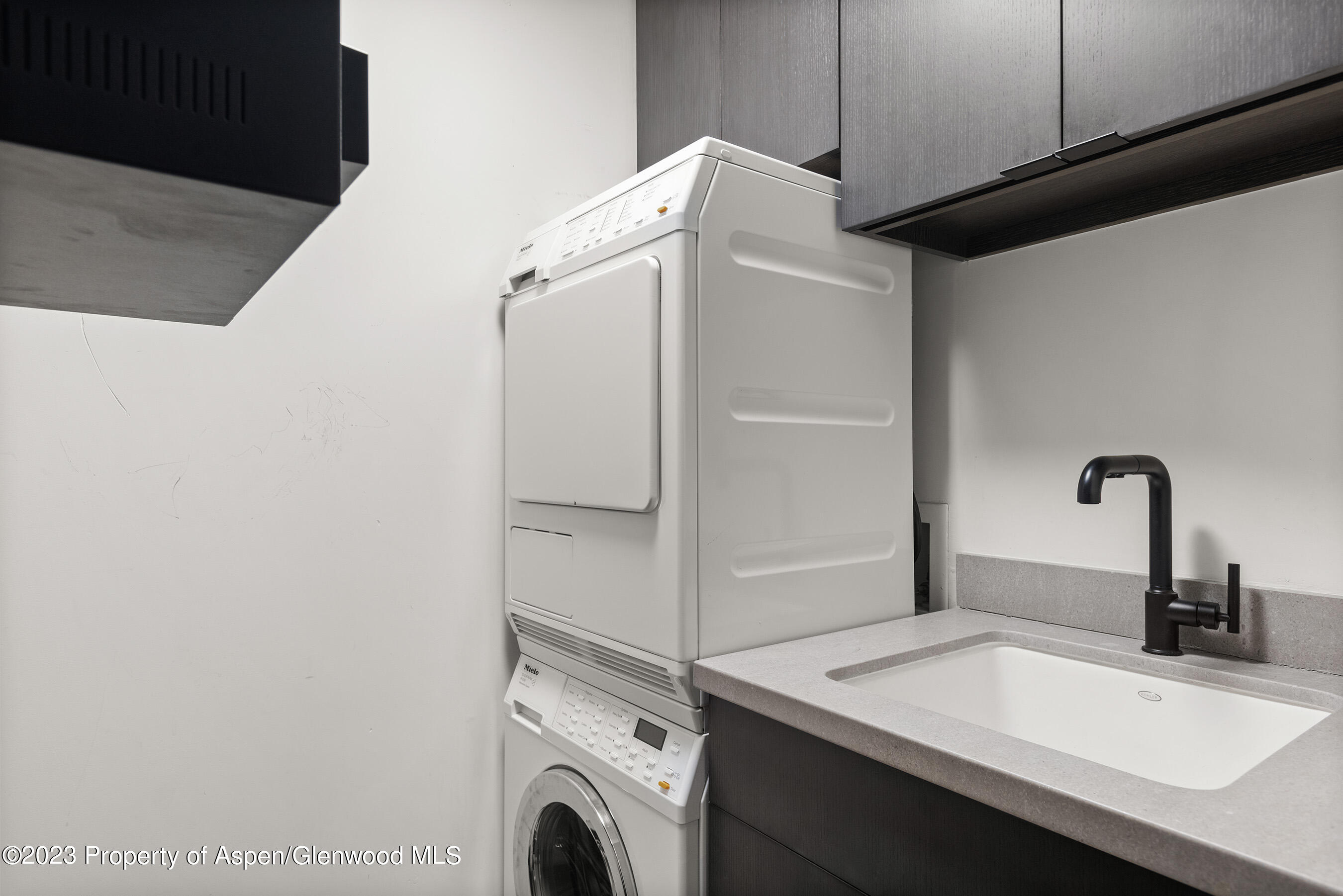 555 E Durant Avenue 2n Property Photo 18