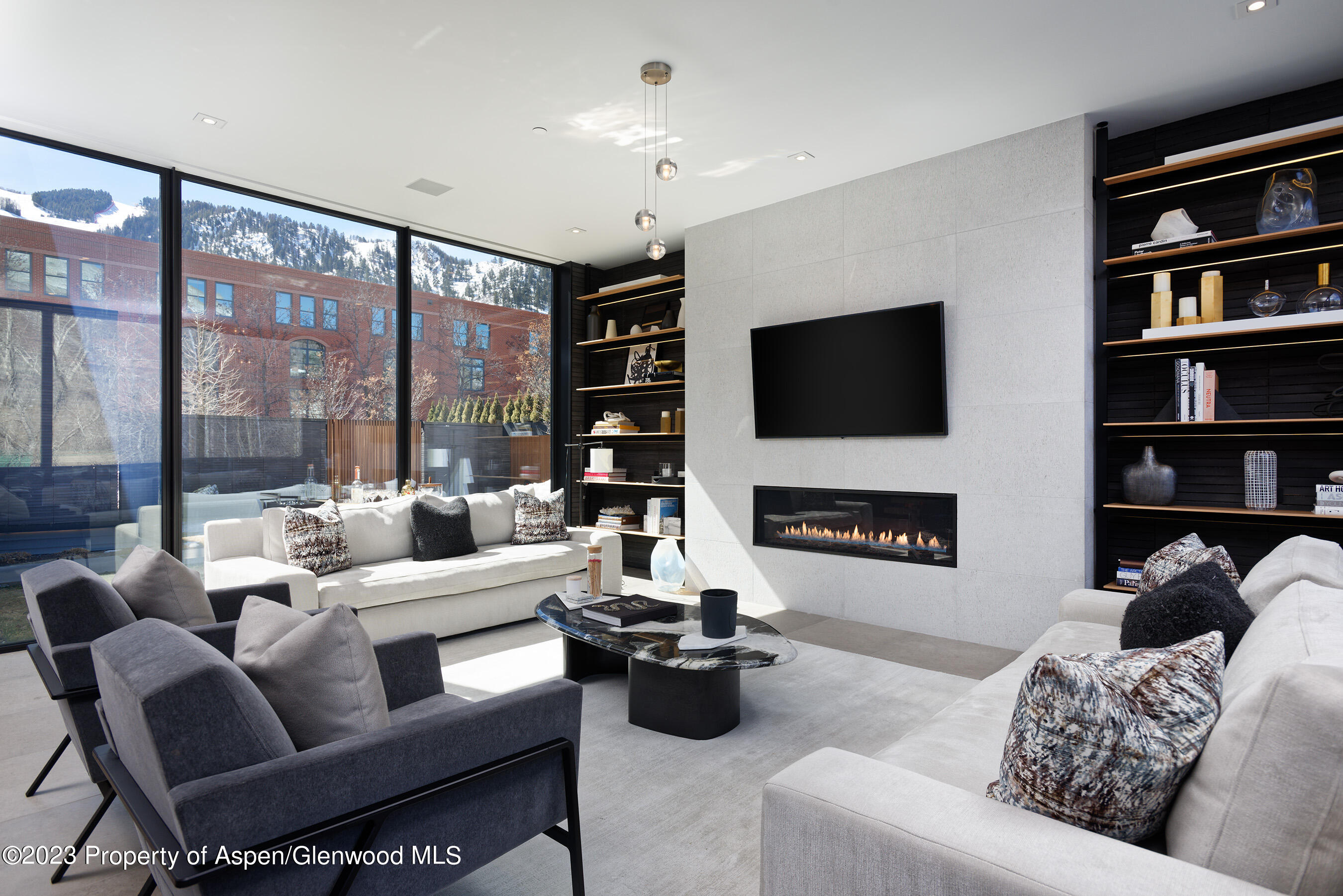 322 E Bleeker Street Property Photo 3