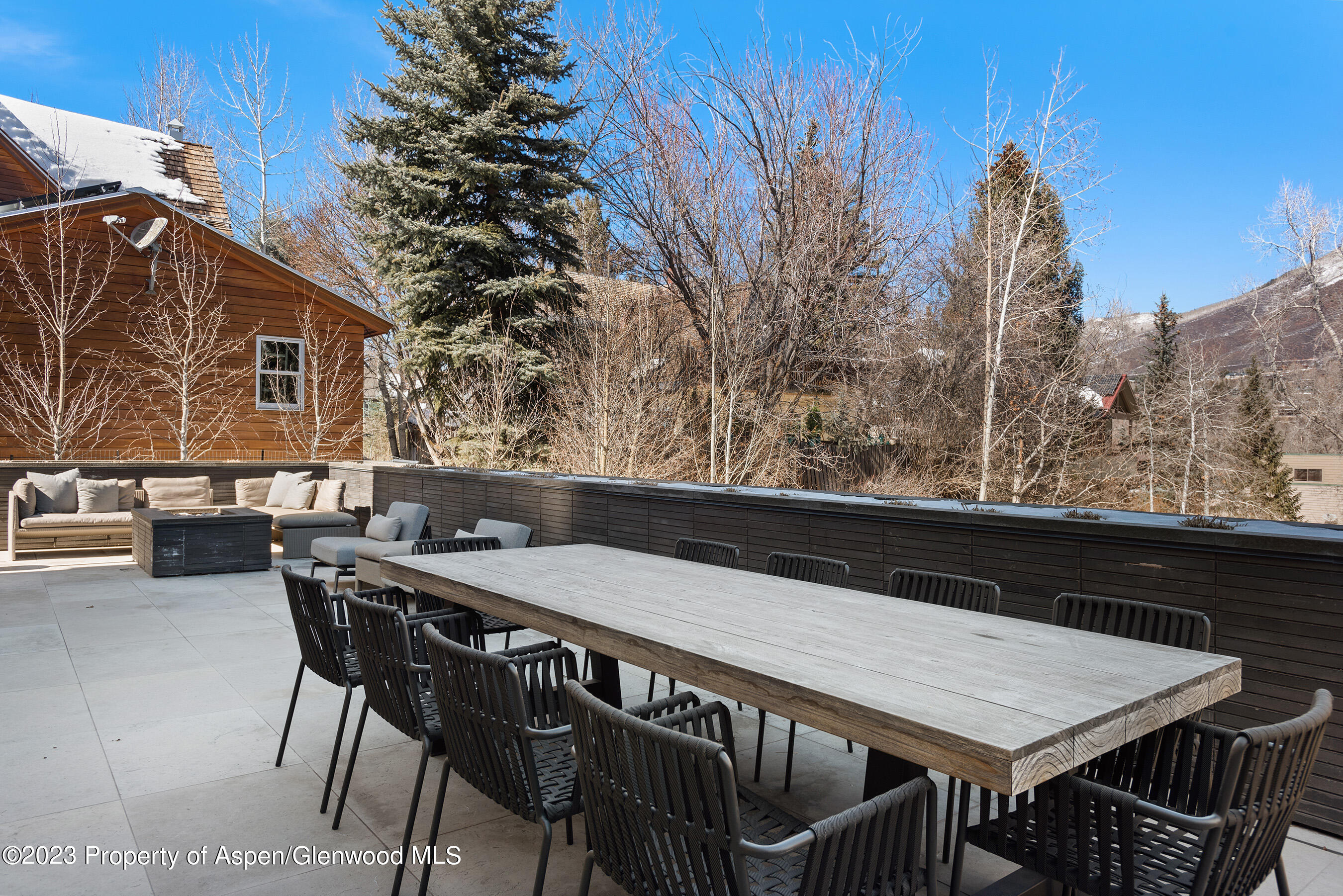 322 E Bleeker Street Property Photo 29