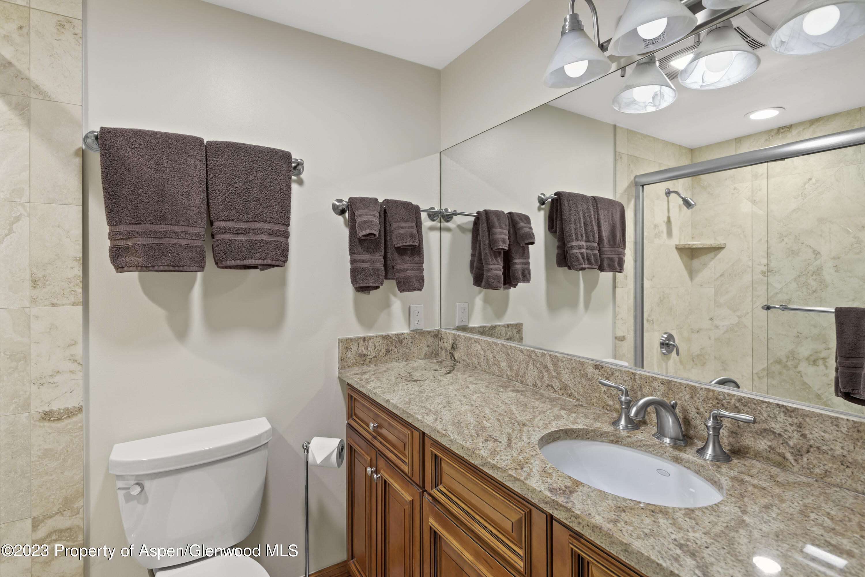600 E Main Street, #310 Property Photo 8