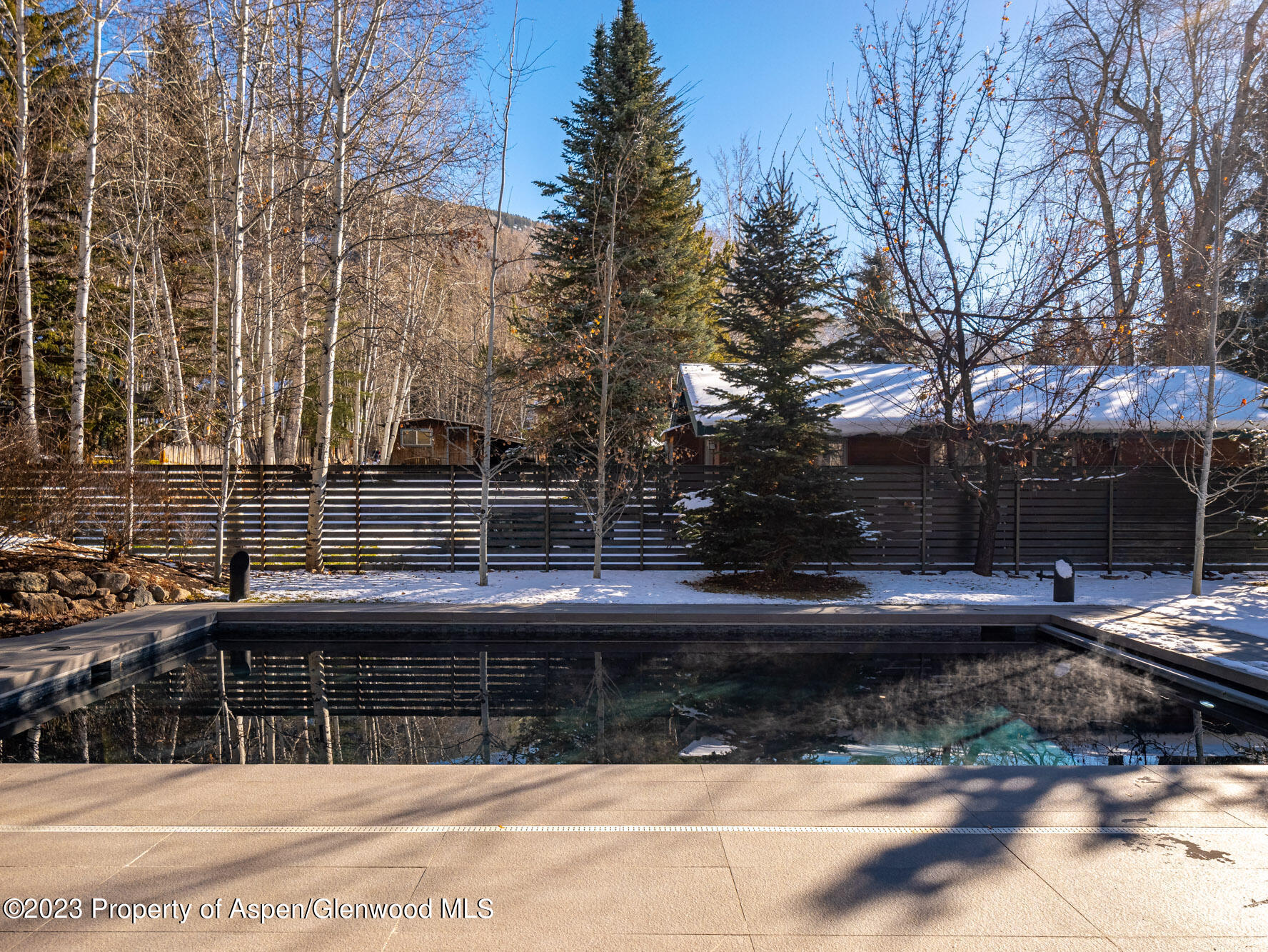 936 King Street Property Photo 10