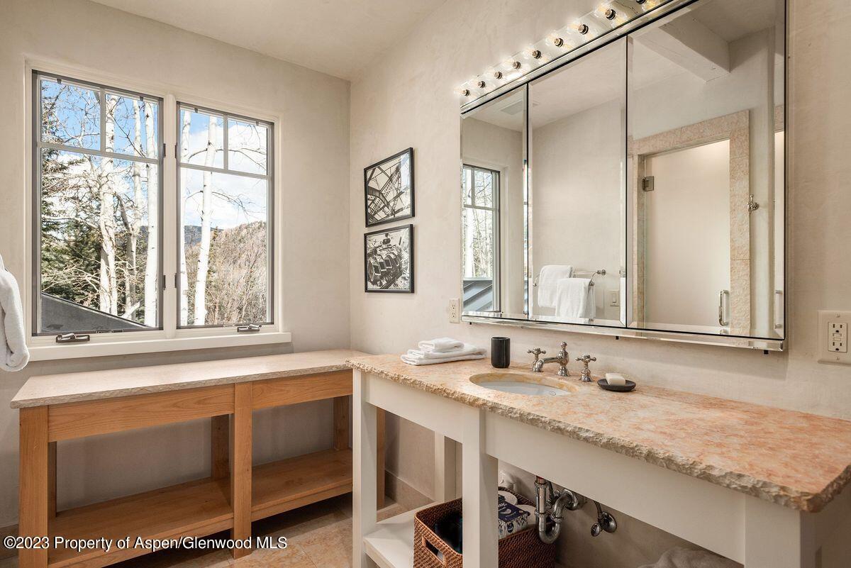 75 Glen Eagle Drive Property Photo 21