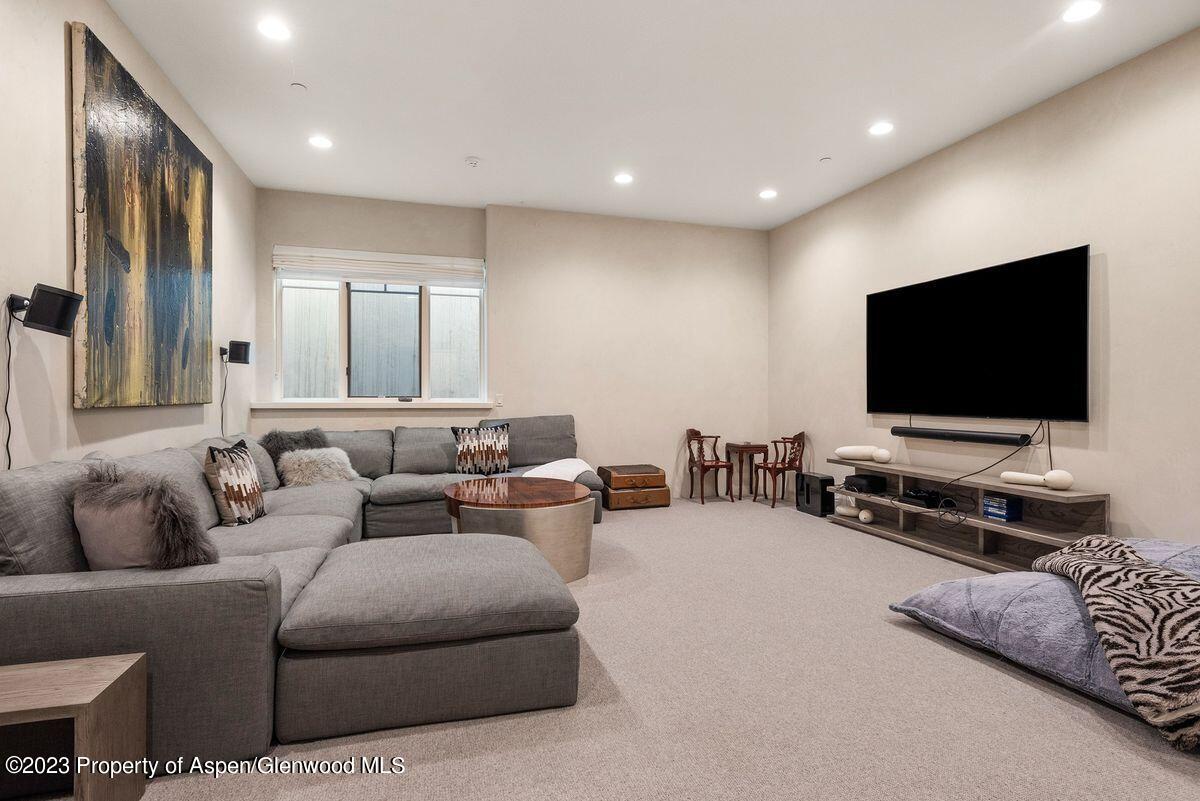 75 Glen Eagle Drive Property Photo 29