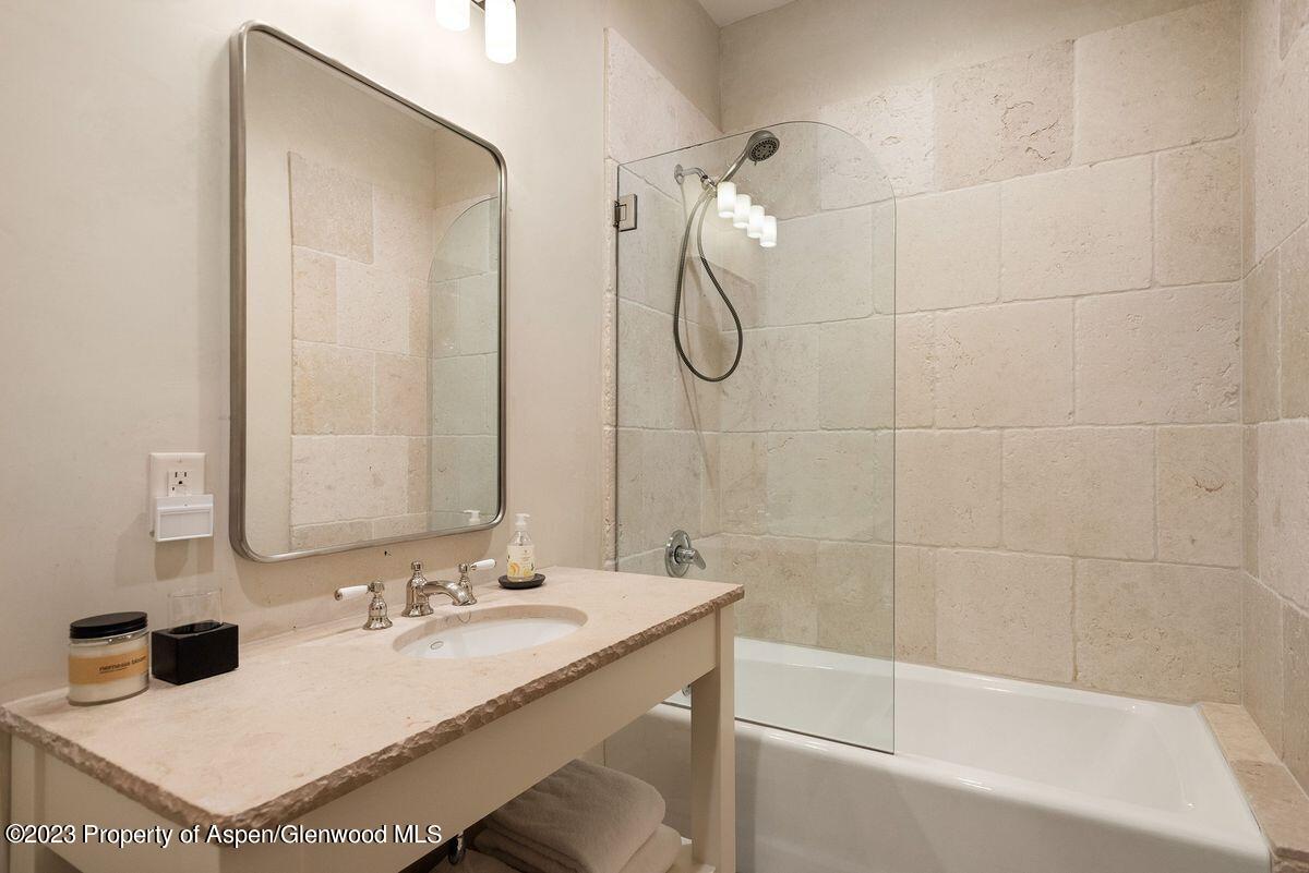 75 Glen Eagle Drive Property Photo 39