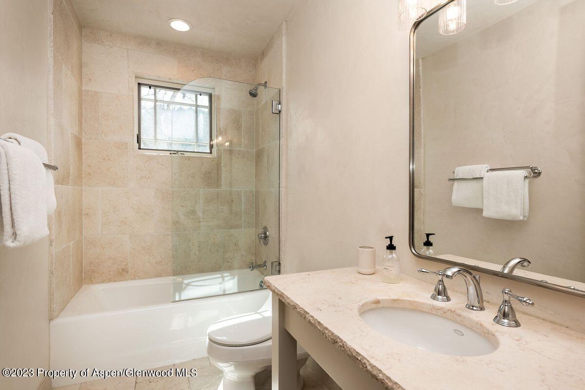75 Glen Eagle Drive Property Photo 40