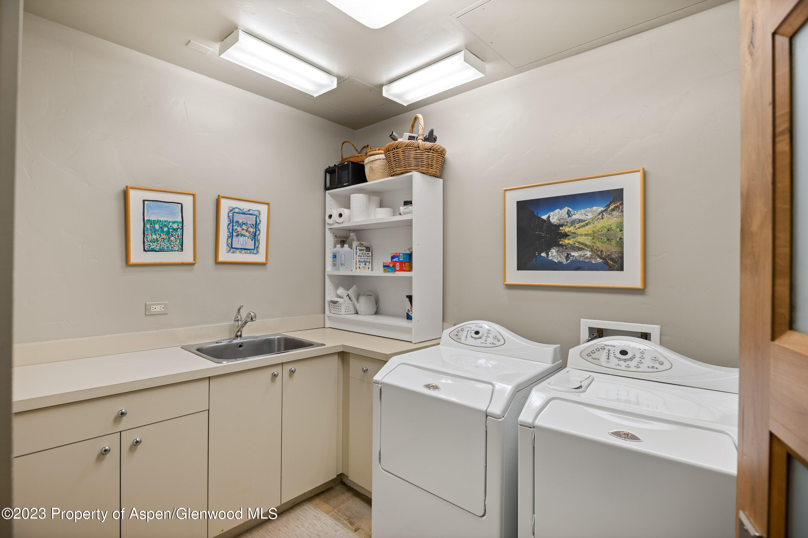 101 N Spring Street 302 Property Photo 25