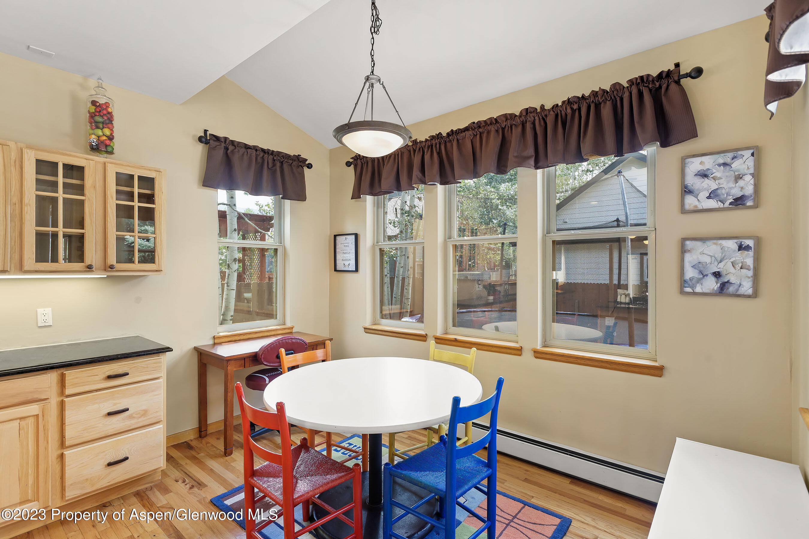 408 Meadow Court Property Photo 7