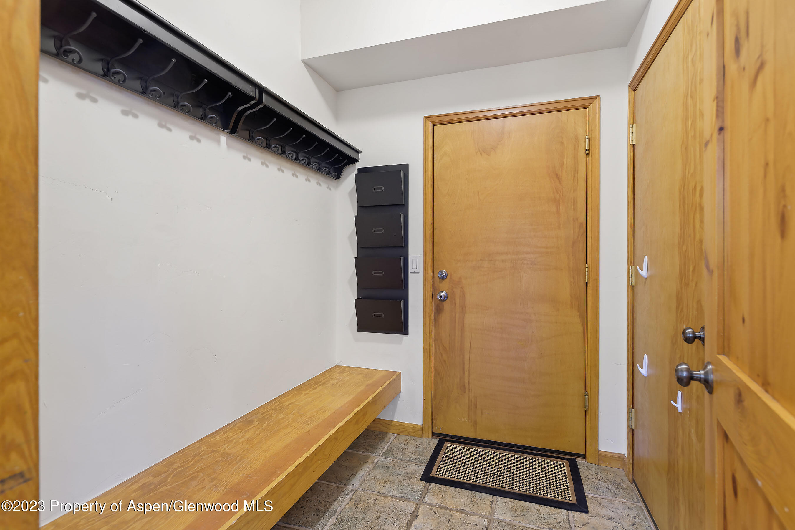 408 Meadow Court Property Photo 8