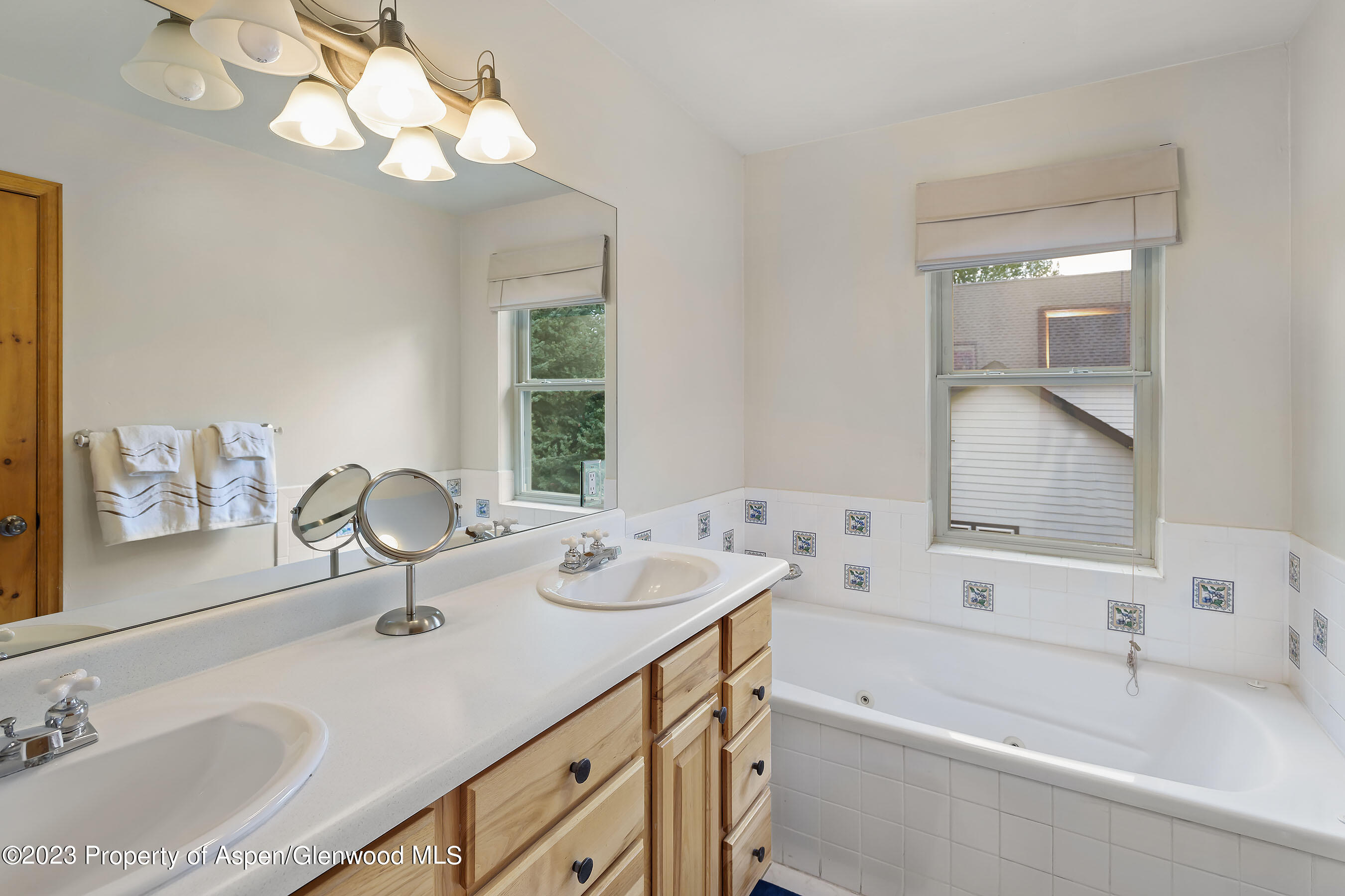 408 Meadow Court Property Photo 16