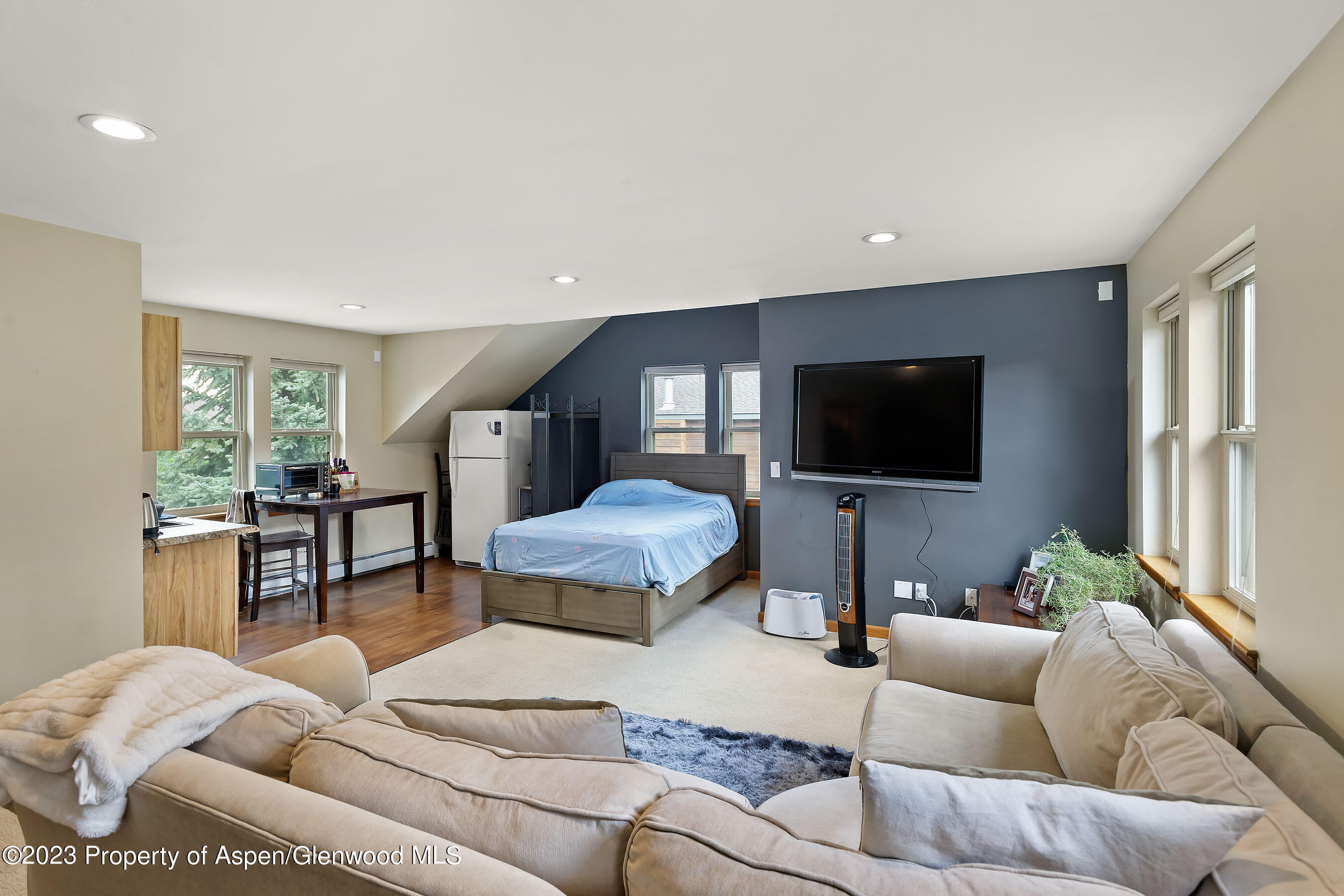 408 Meadow Court Property Photo 18