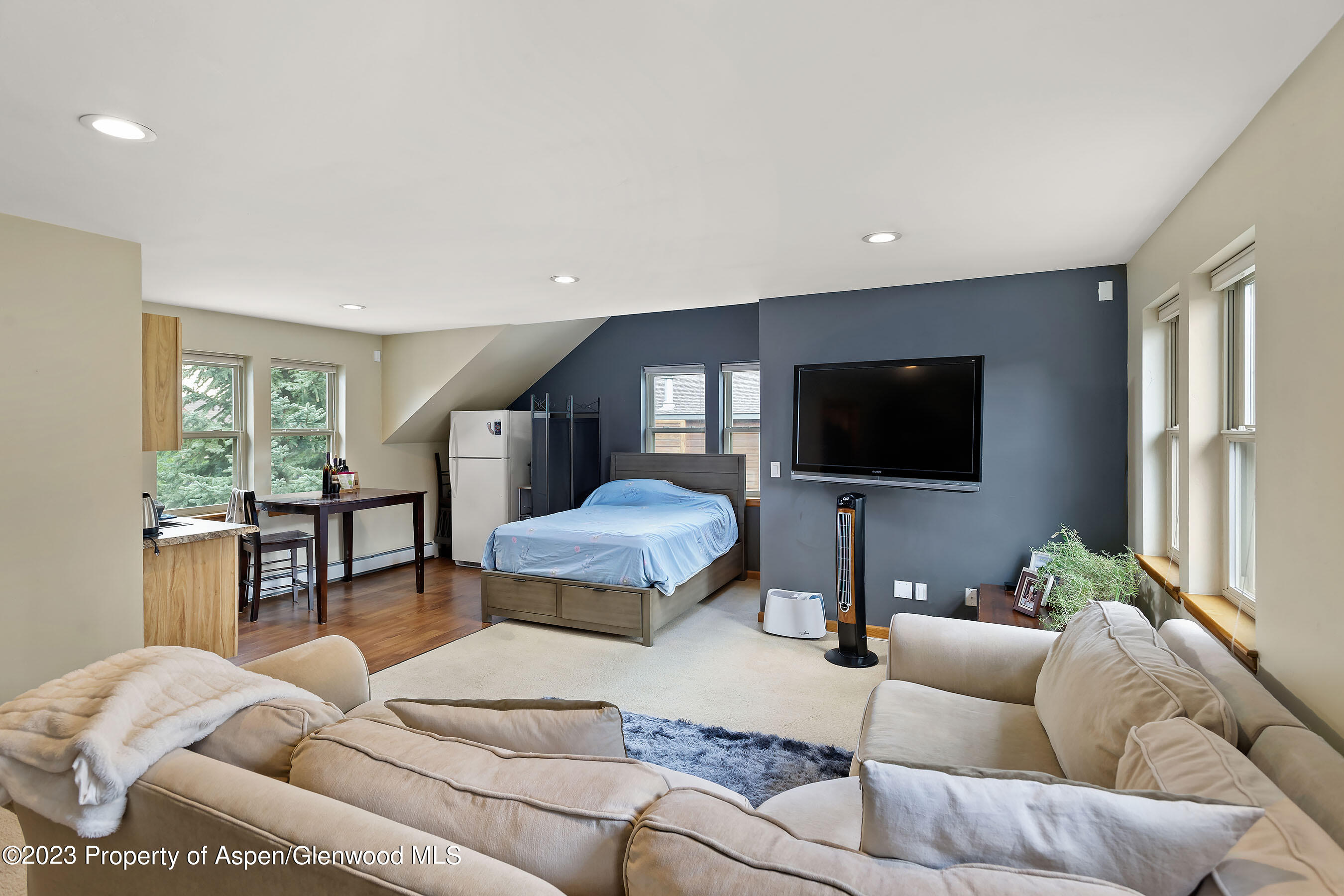 408 Meadow Court Property Photo 19