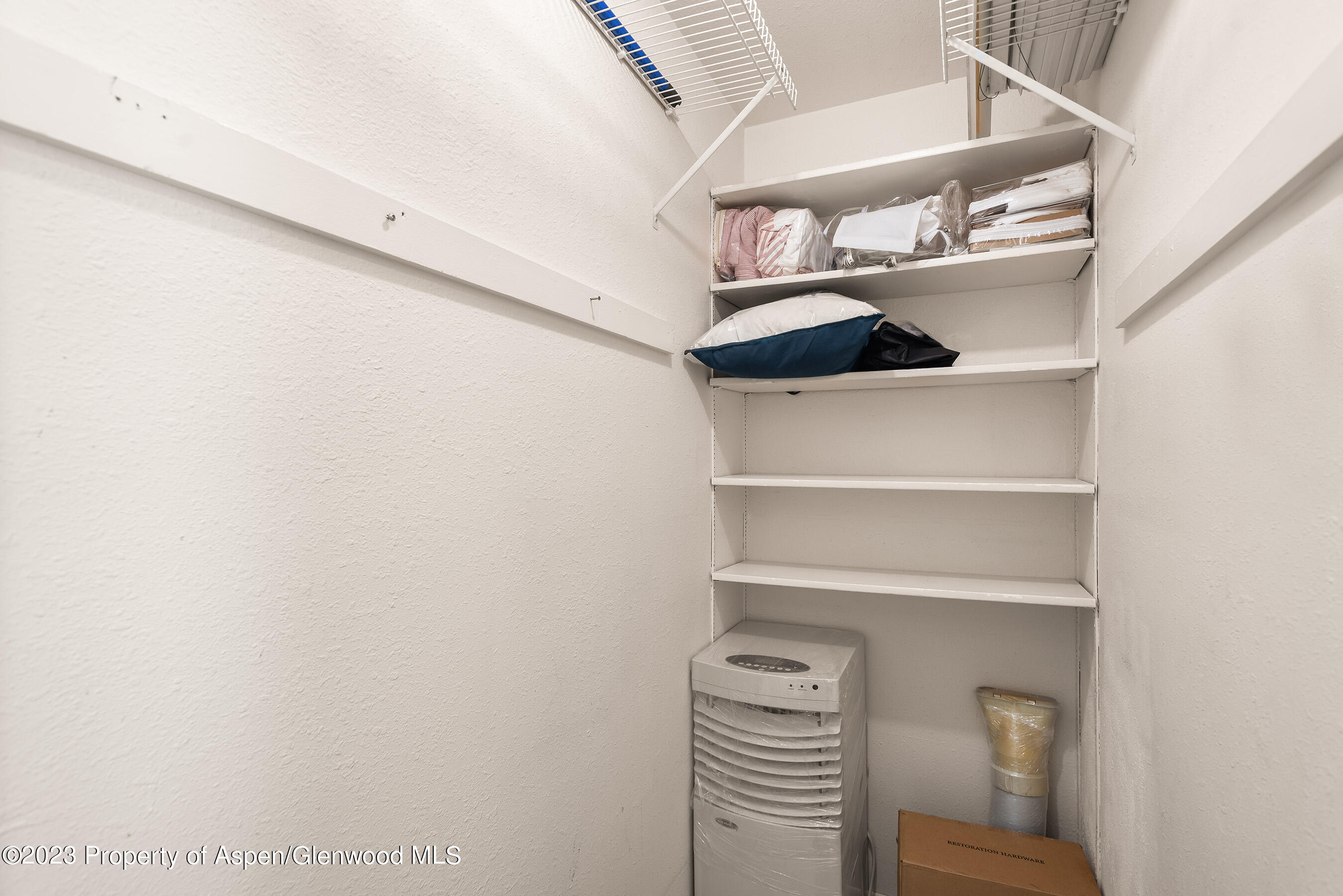 725 E Main Street #305 Property Photo 7
