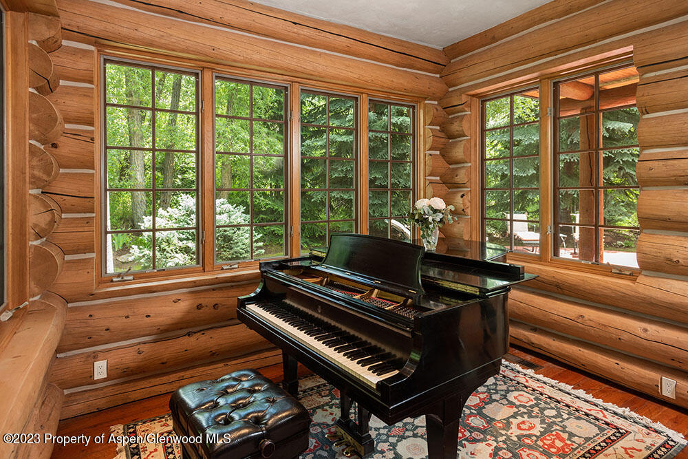 730 Bay Street Property Photo 6