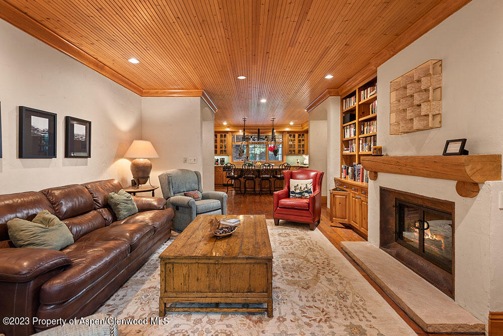 730 Bay Street Property Photo 16