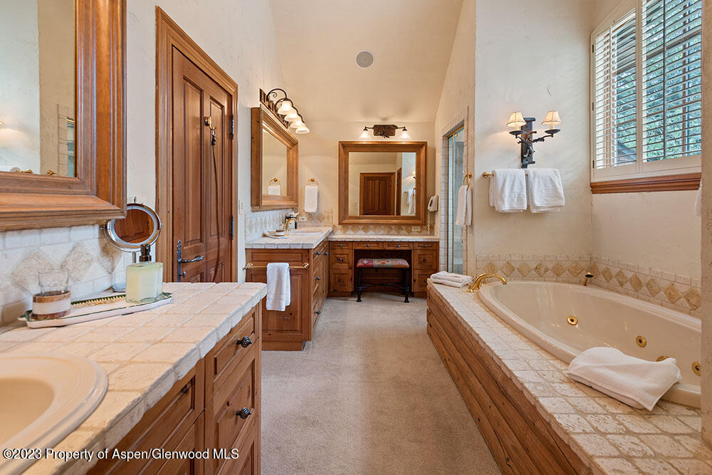 730 Bay Street Property Photo 24