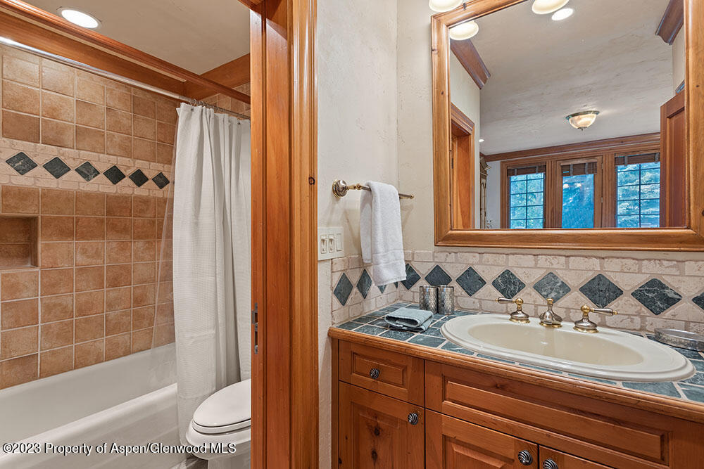 730 Bay Street Property Photo 26