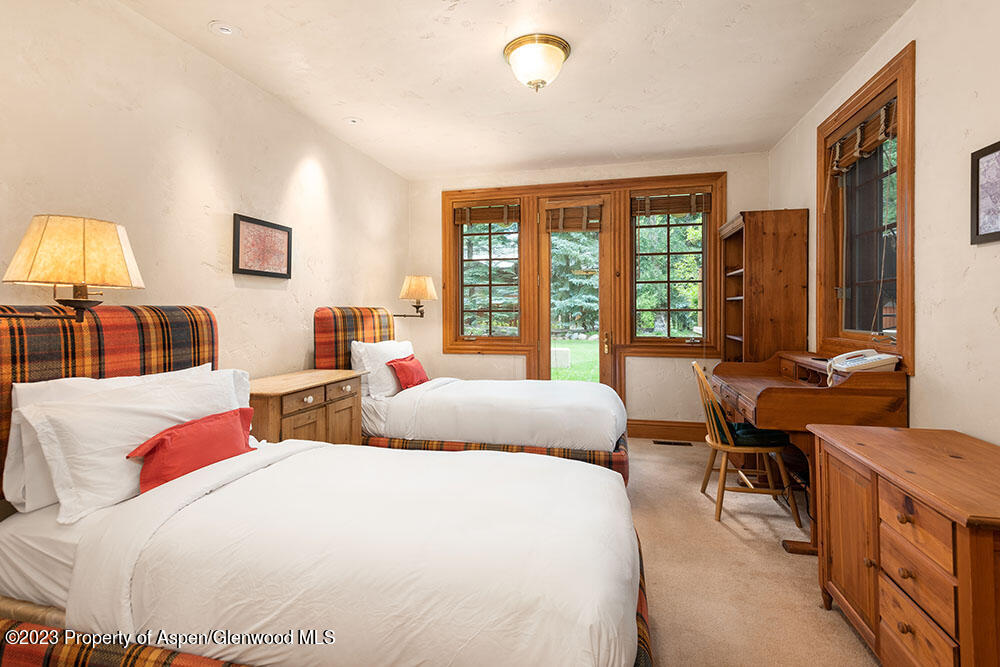 730 Bay Street Property Photo 31