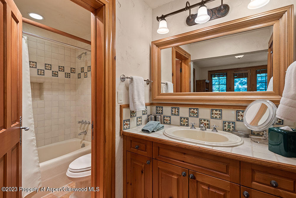 730 Bay Street Property Photo 32