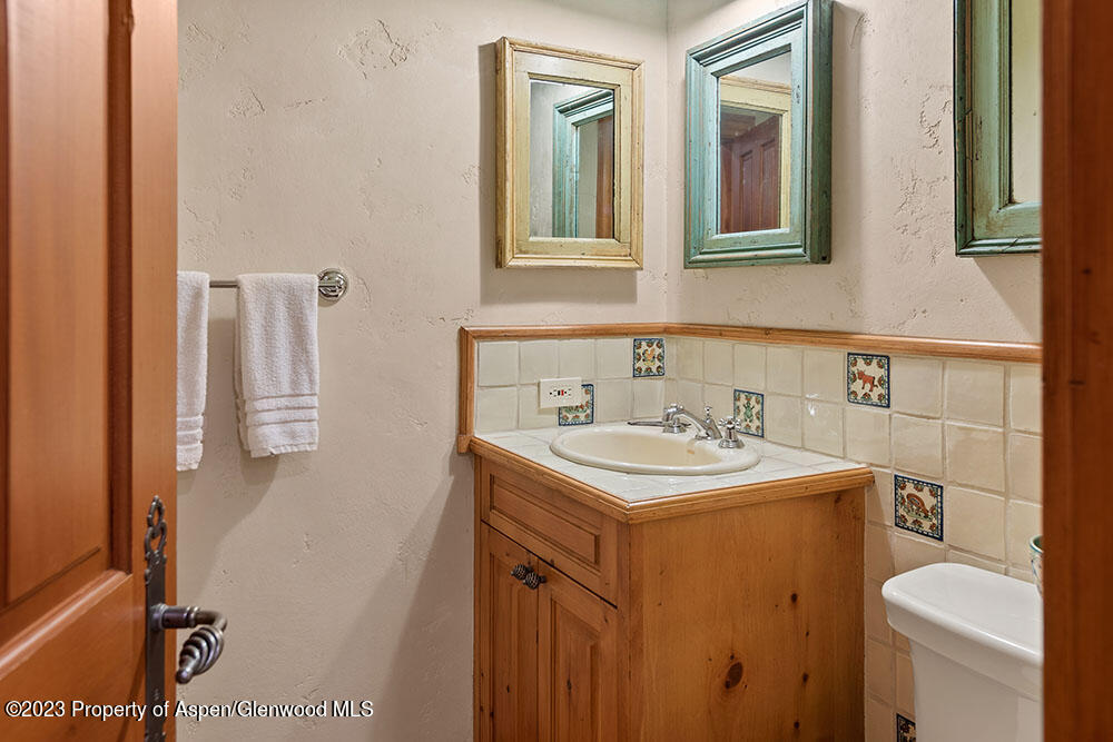 730 Bay Street Property Photo 34