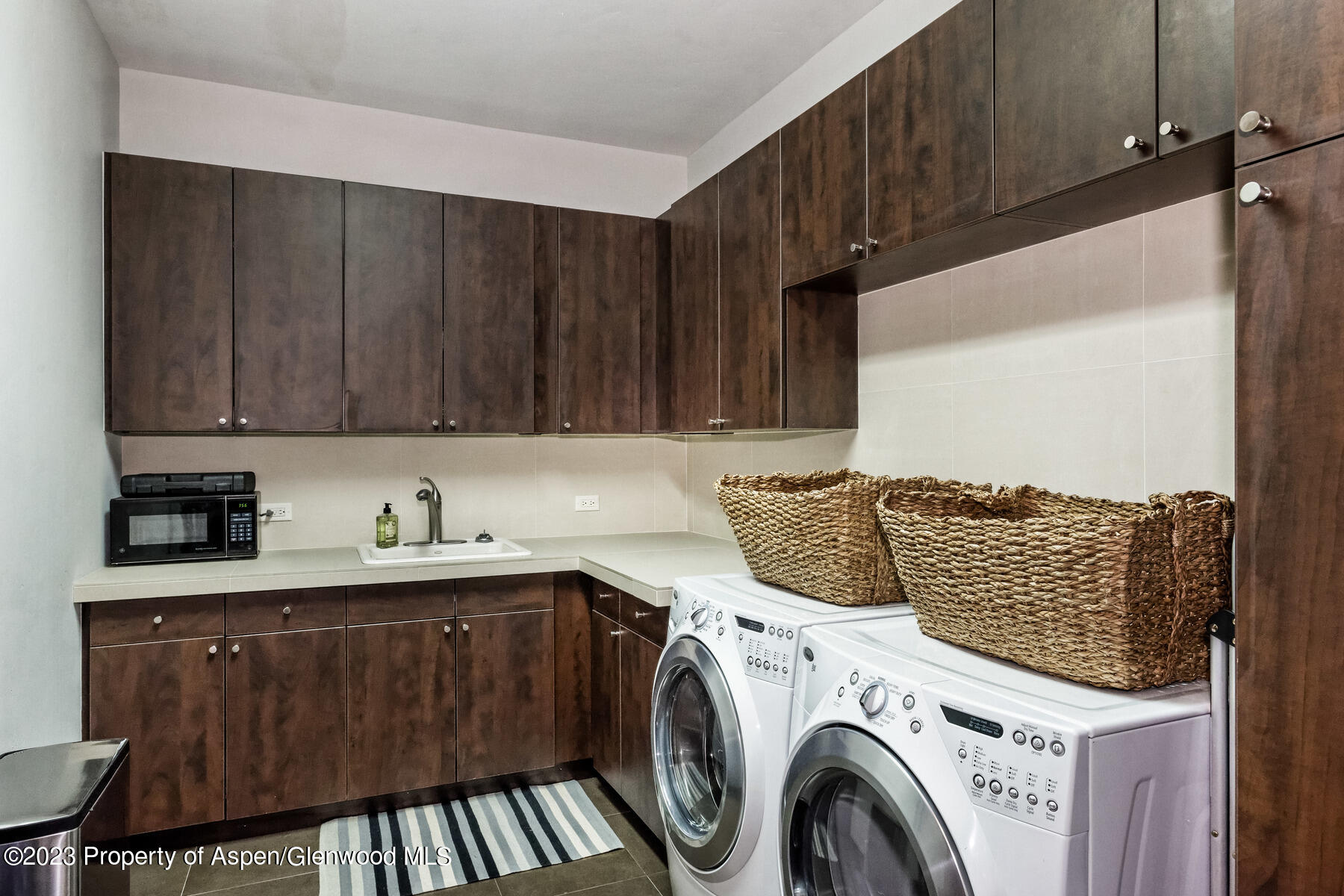 537 Race Street Property Photo 27