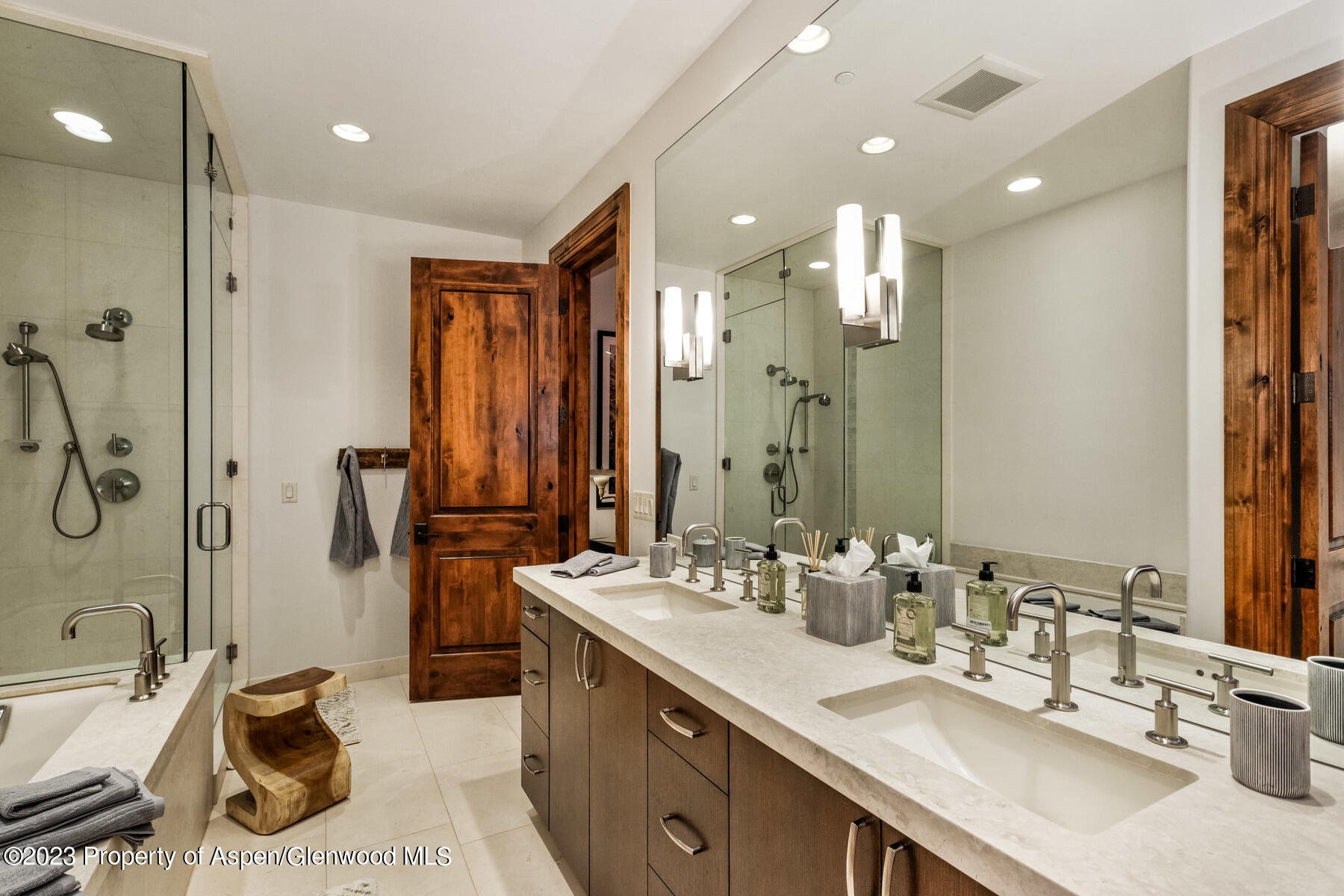 537 Race Street Property Photo 31