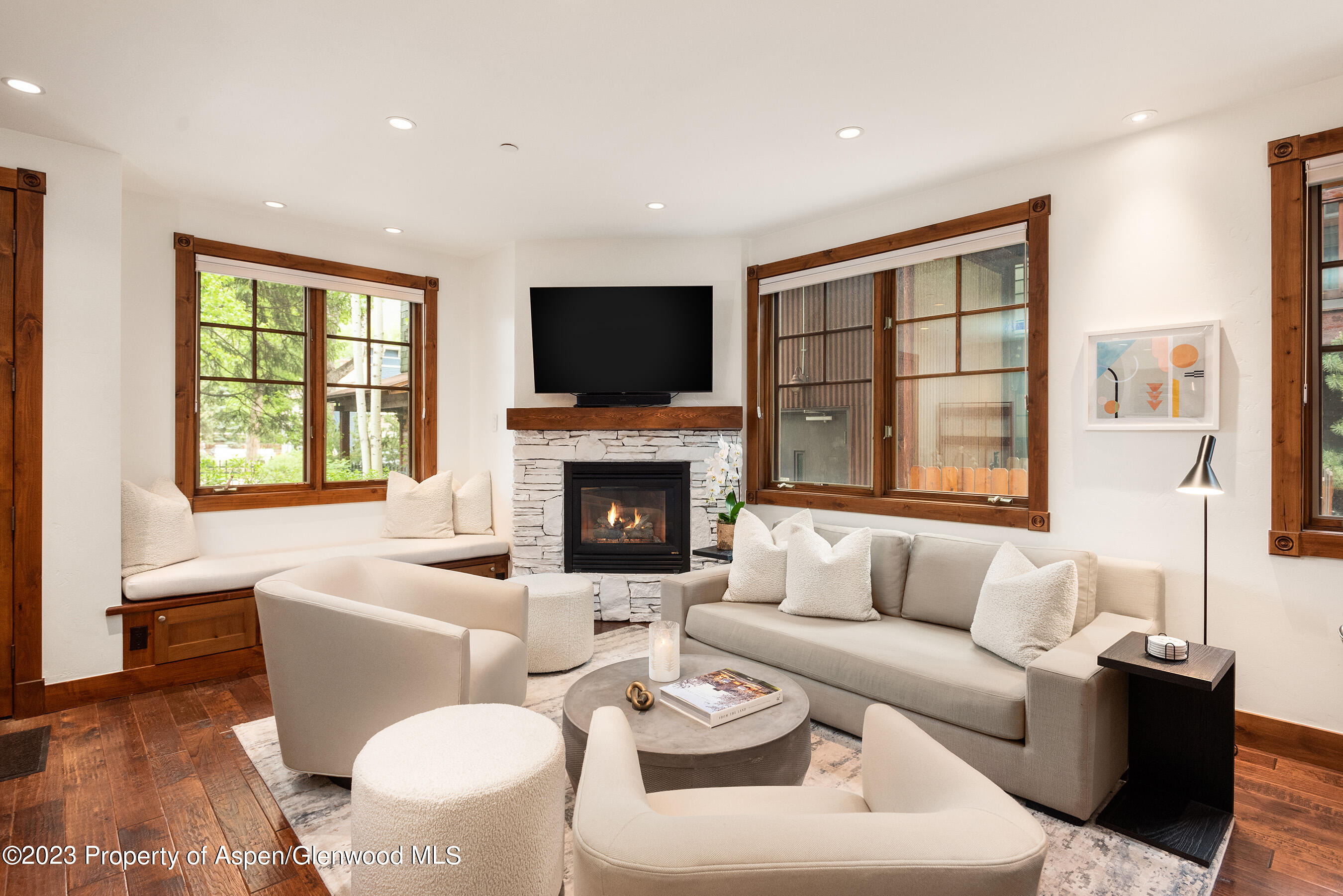 503 W Main Street, B102 Property Photo 2