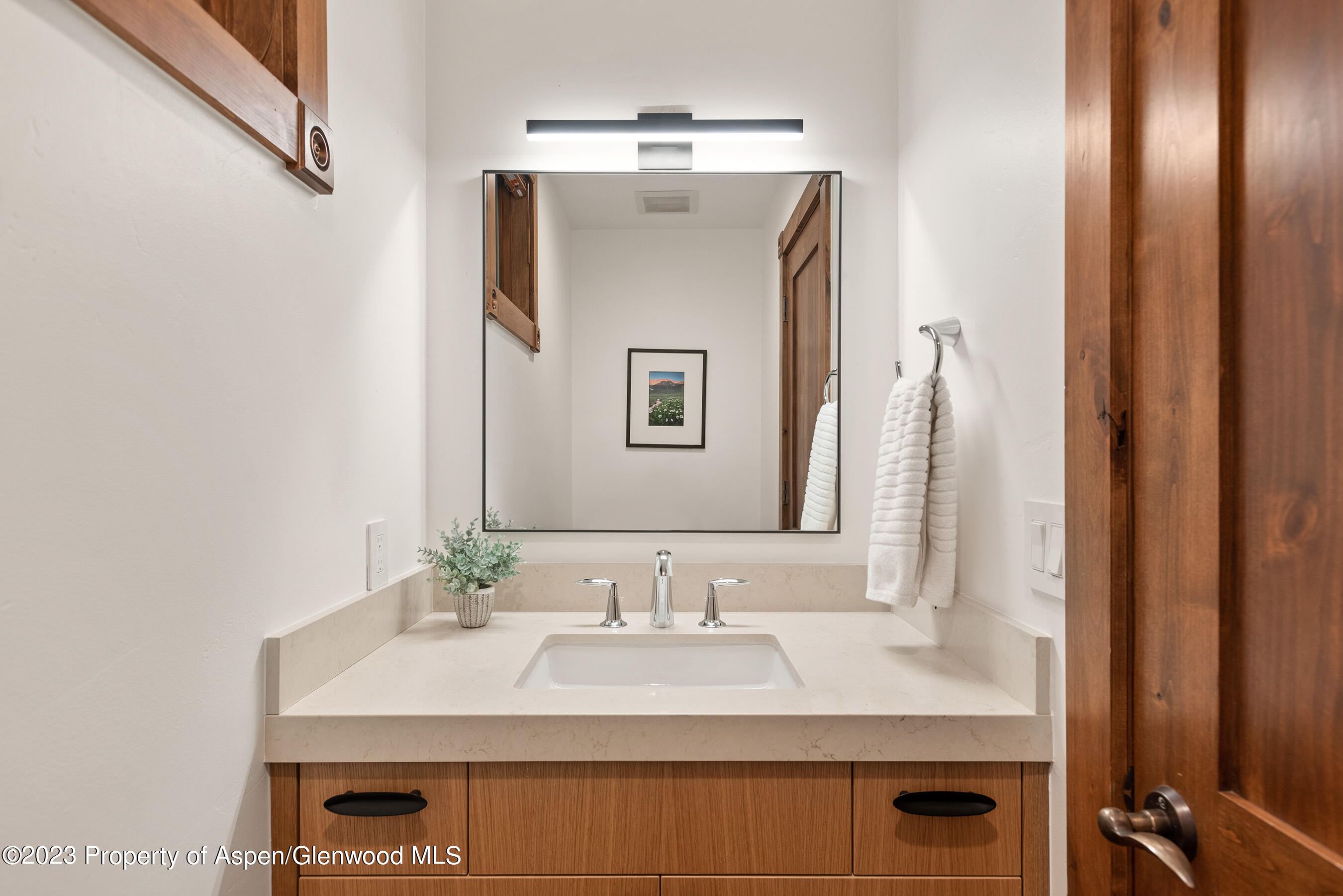 503 W Main Street, B102 Property Photo 5