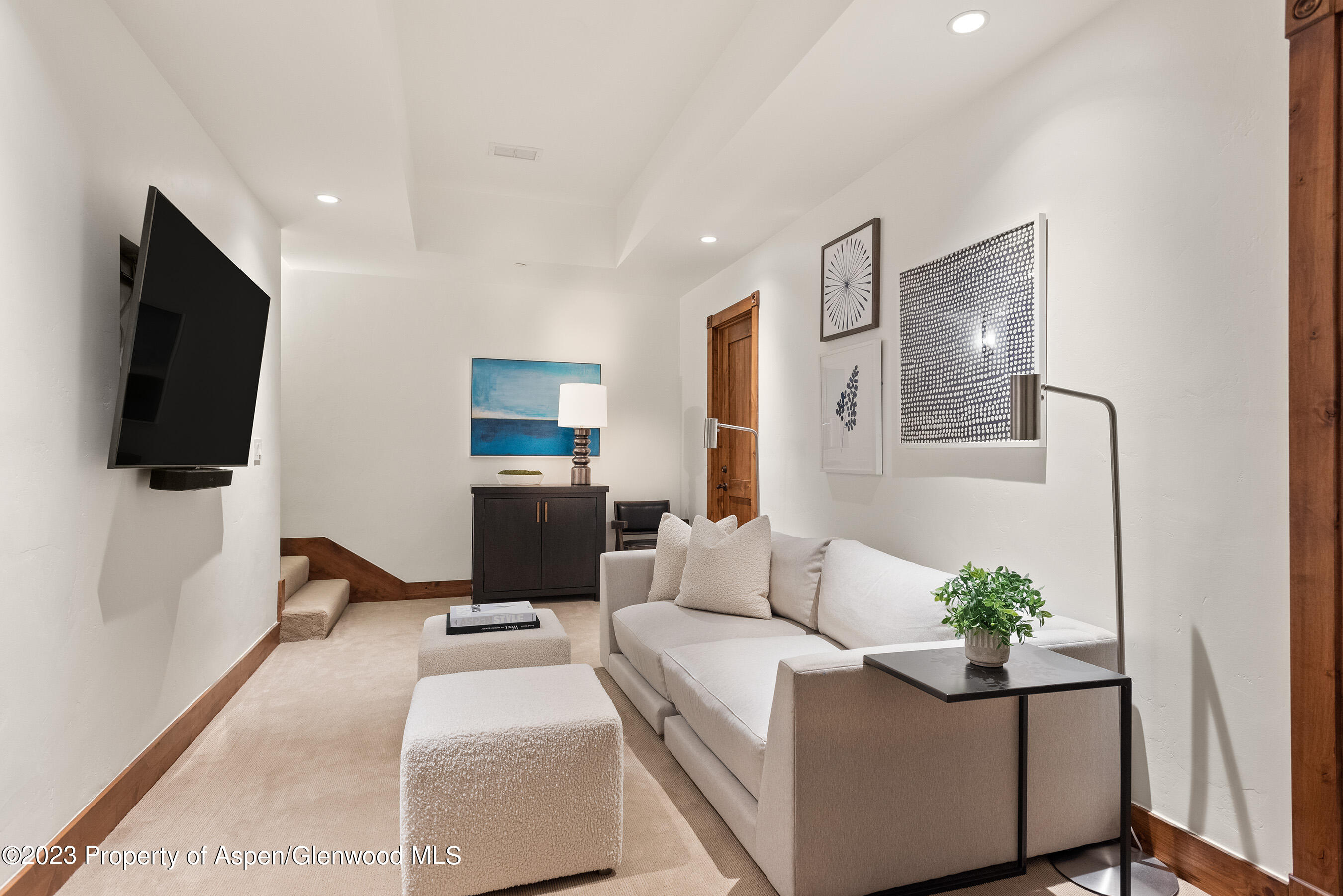 503 W Main Street, B102 Property Photo 11