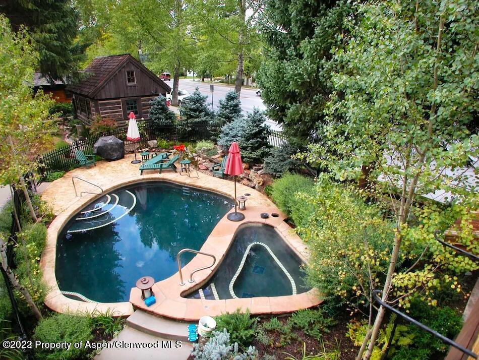 503 W Main Street, B102 Property Photo 12