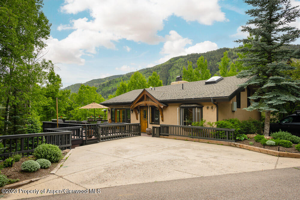 64 Eastwood Drive Property Photo 2