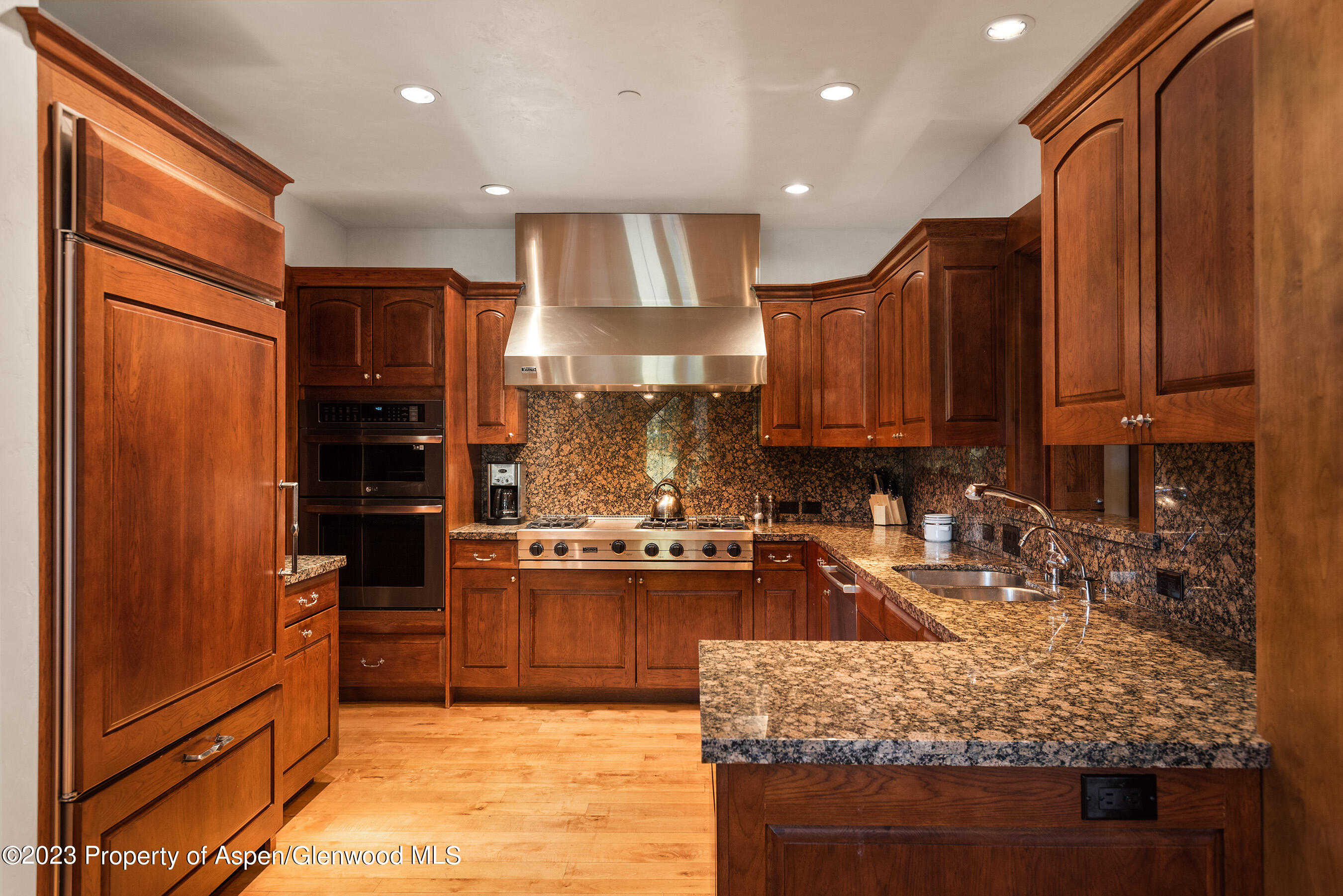 83 Exhibition Lane Property Photo 12