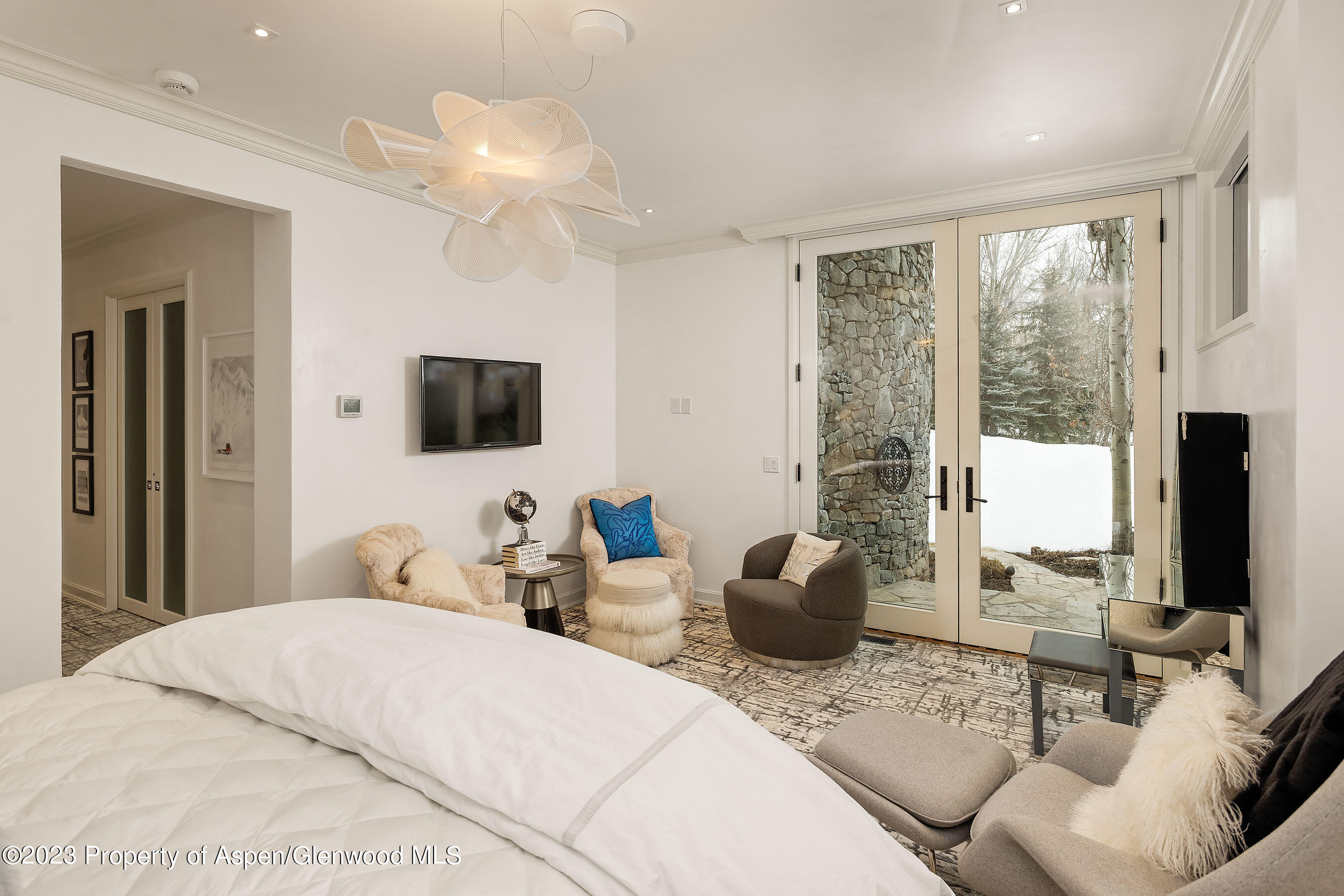 58 Pitkin Way Property Photo 17