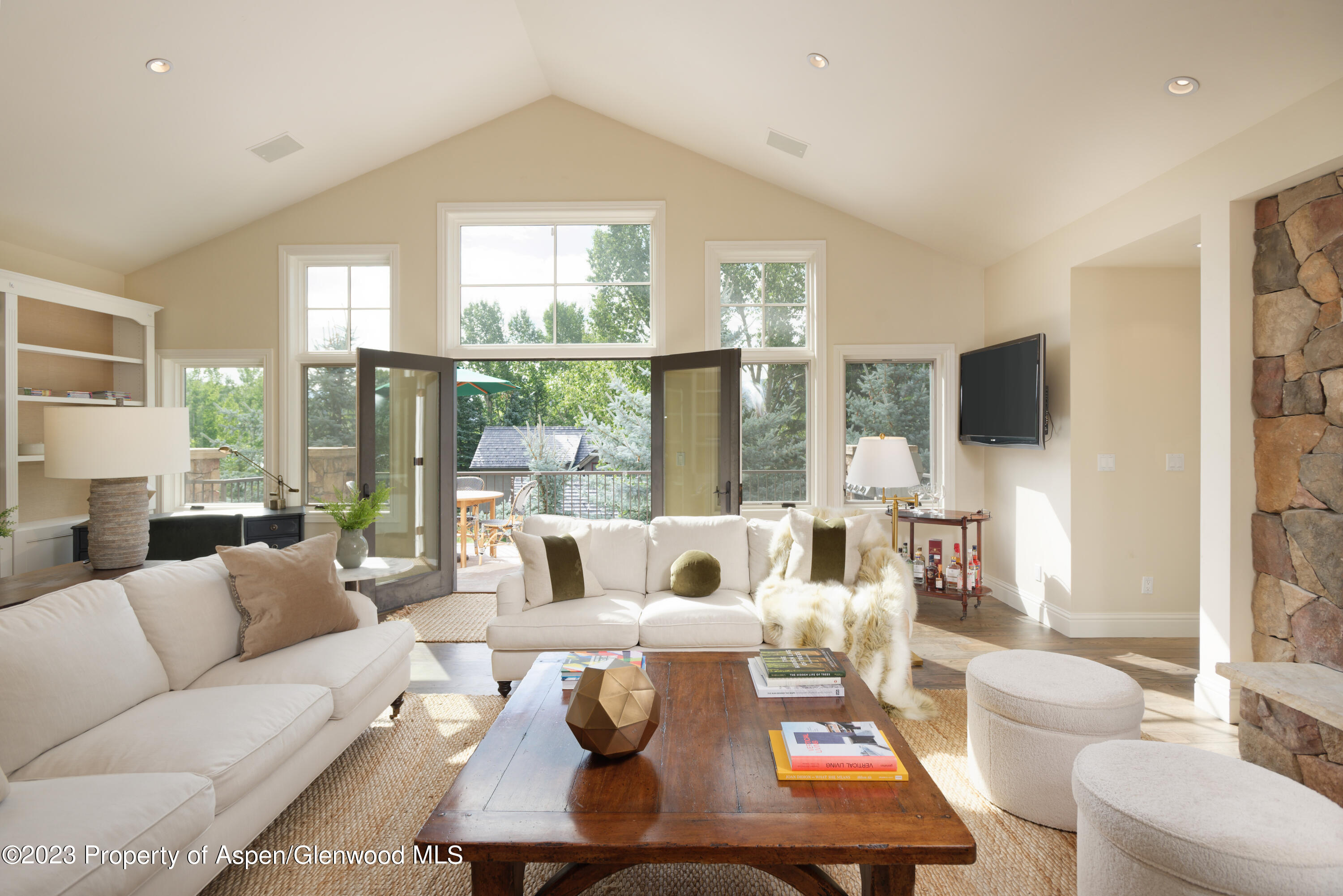1044 Horse Ranch Drive Property Photo 4