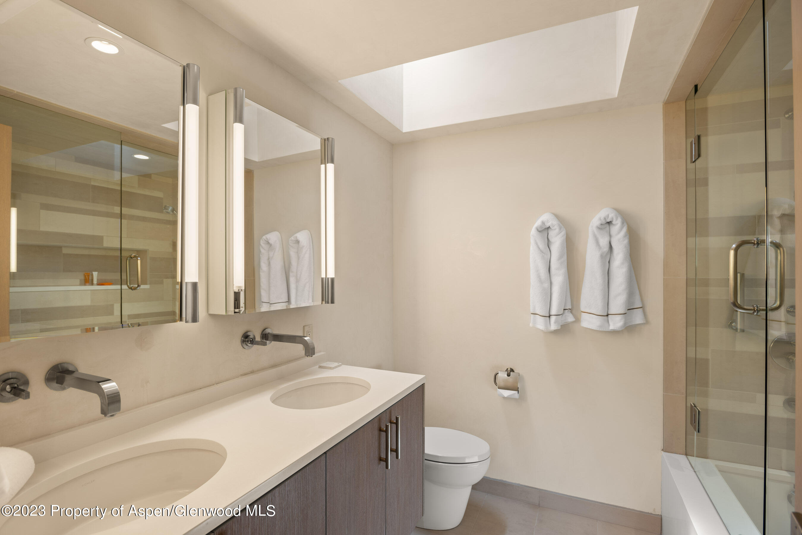 525 S Original Street, Unit F Property Photo 13