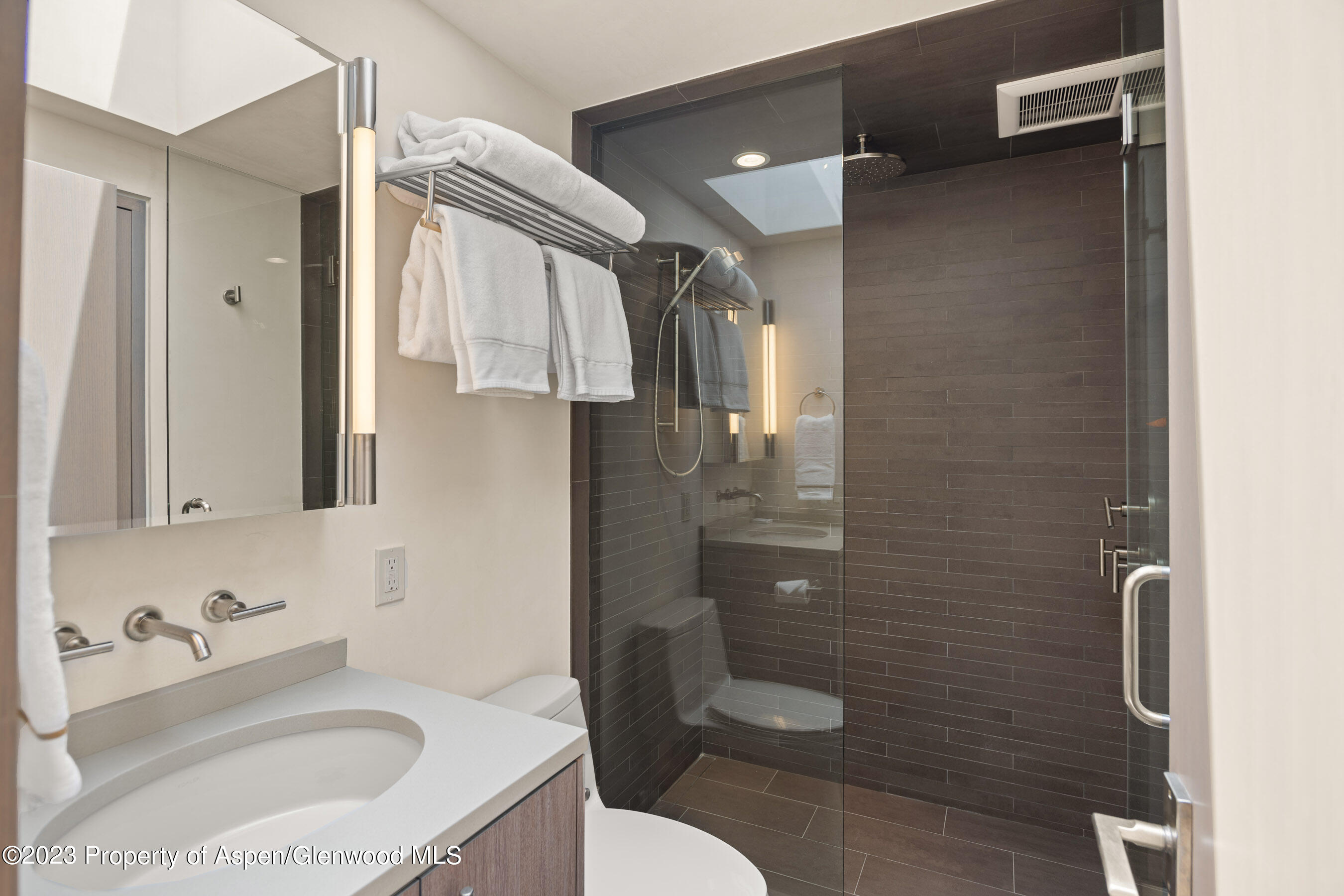 525 S Original Street, Unit F Property Photo 16