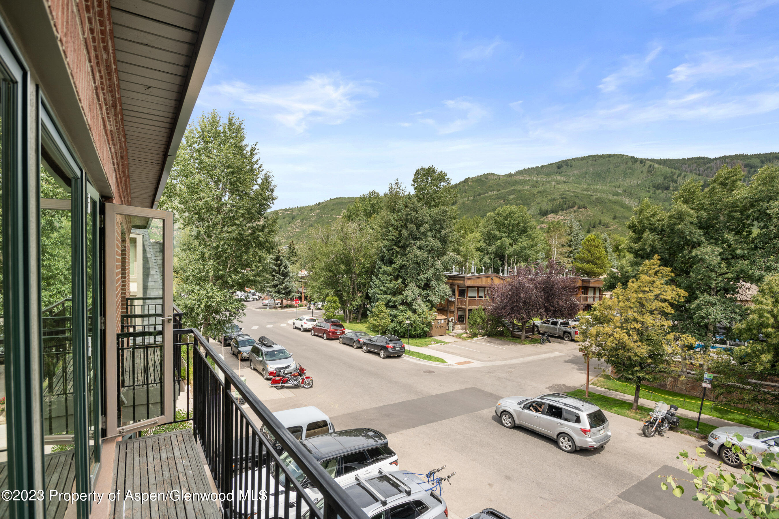 525 S Original Street, Unit F Property Photo 19