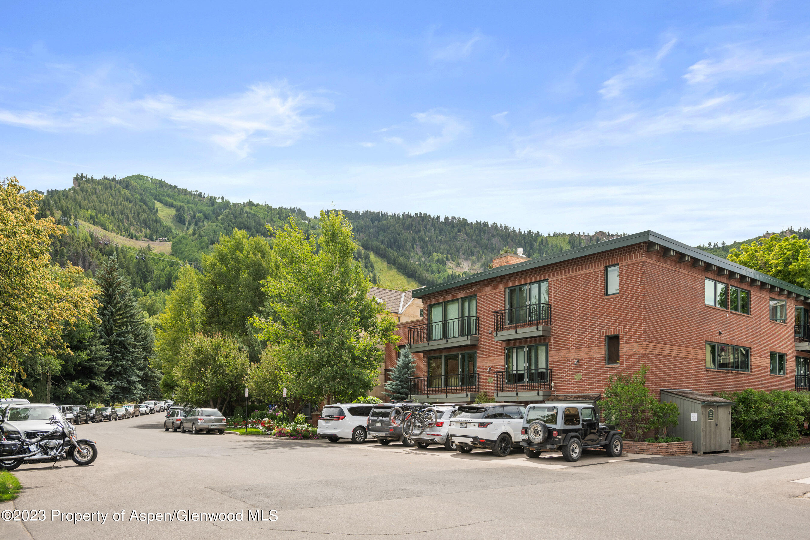 525 S Original Street, Unit F Property Photo 21