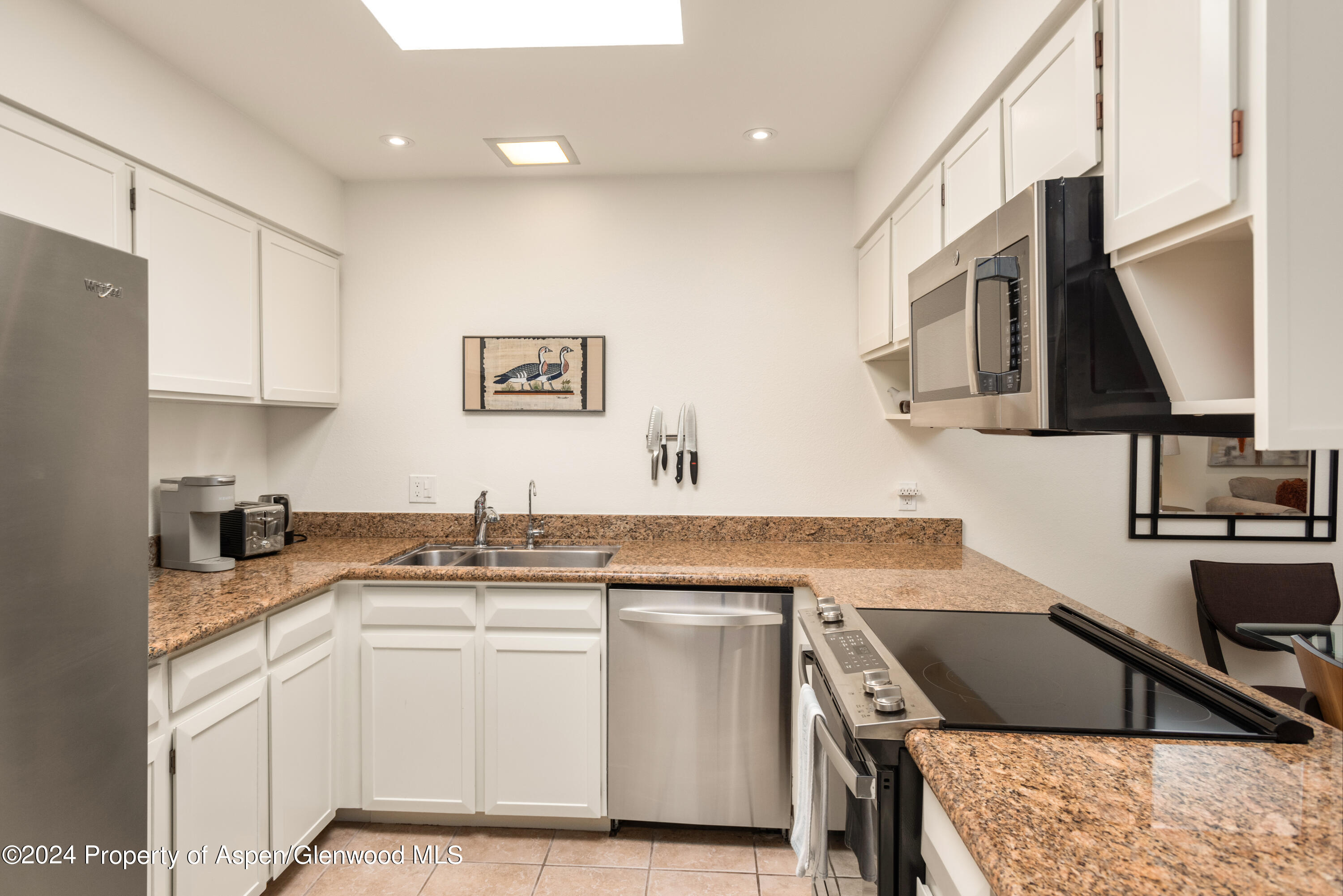 205 E Durant Avenue 3f Property Photo 4