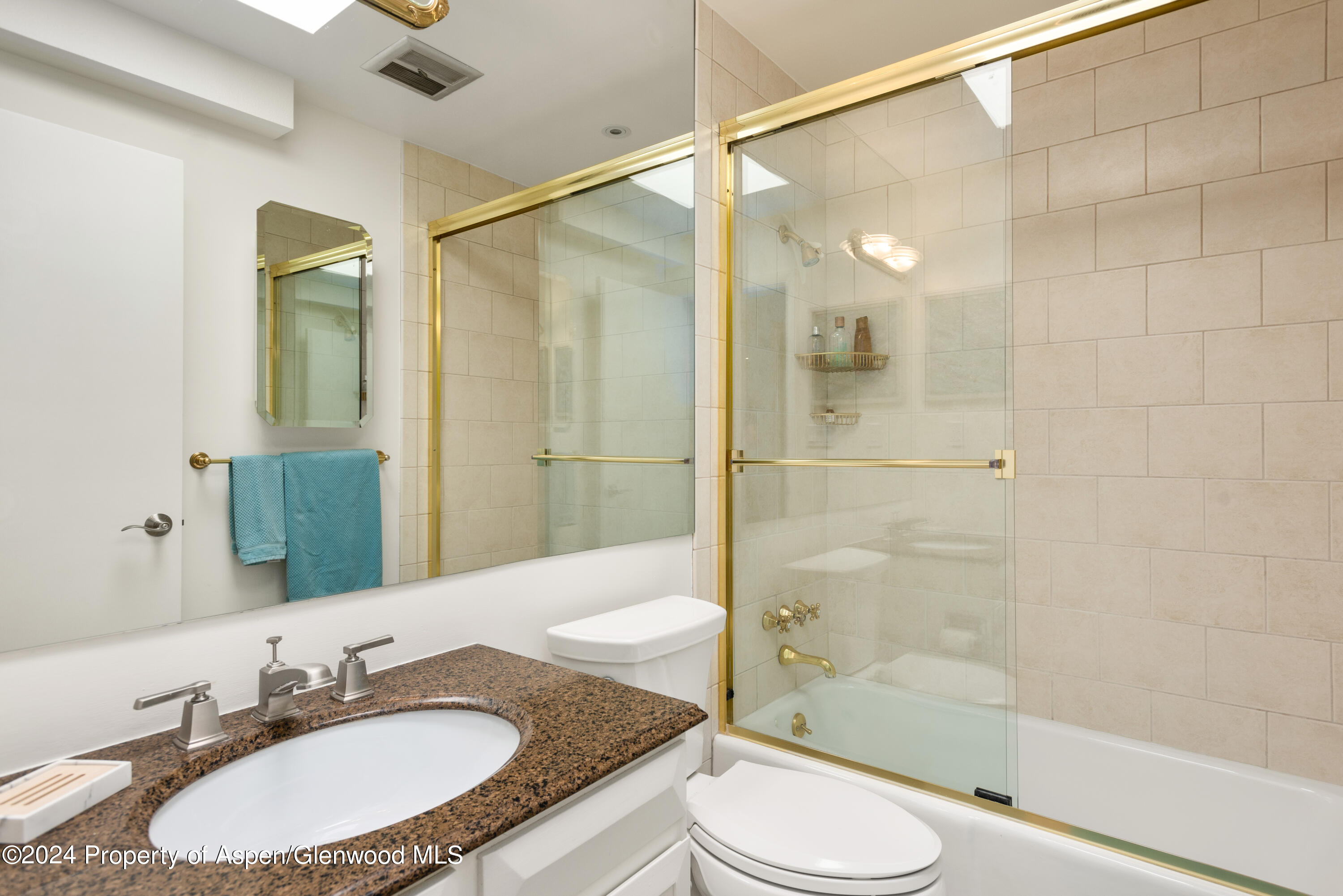 205 E Durant Avenue 3f Property Photo 9