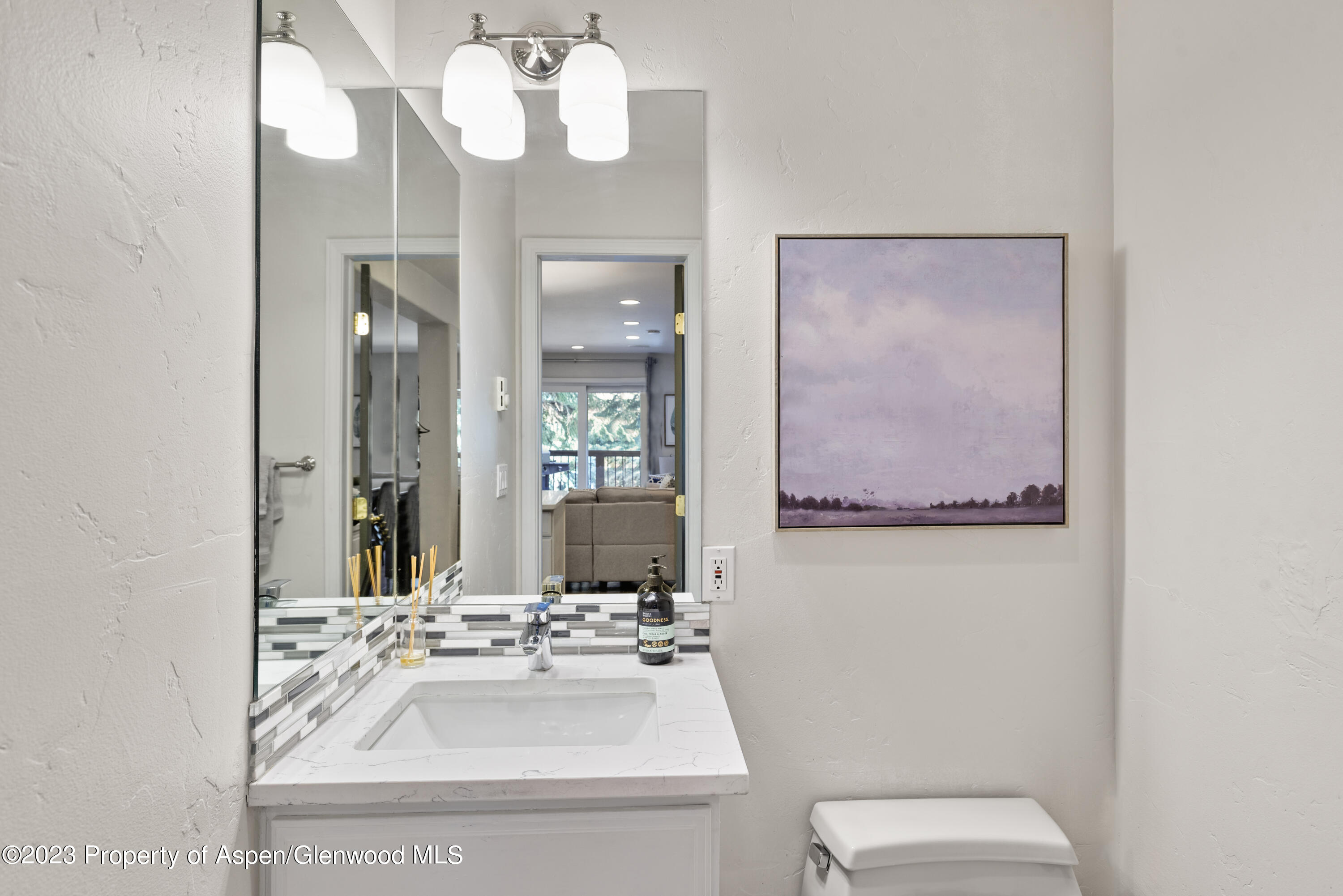 650 S Monarch Street 2 Property Photo 15