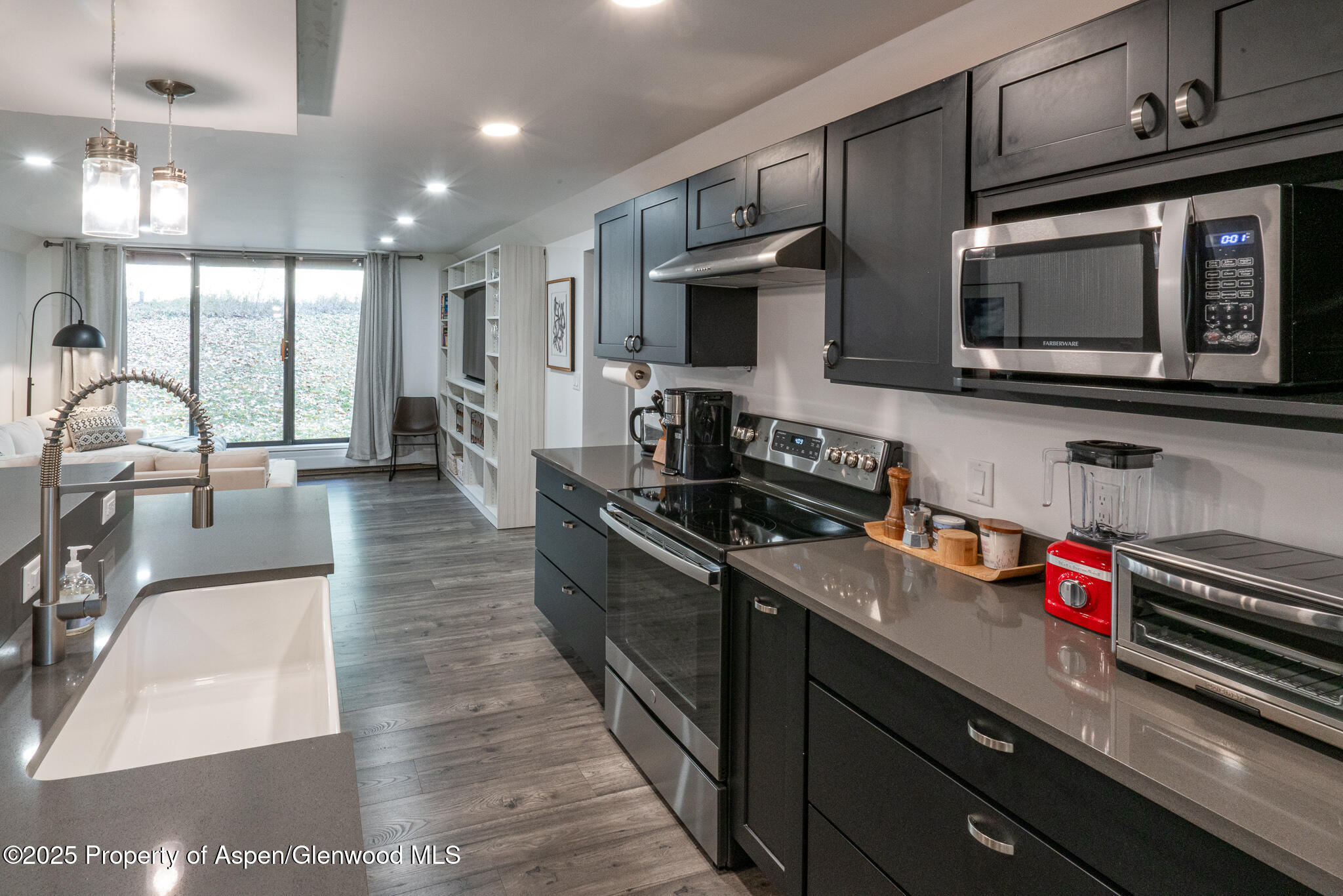 1316 Vine Street Property Photo 6