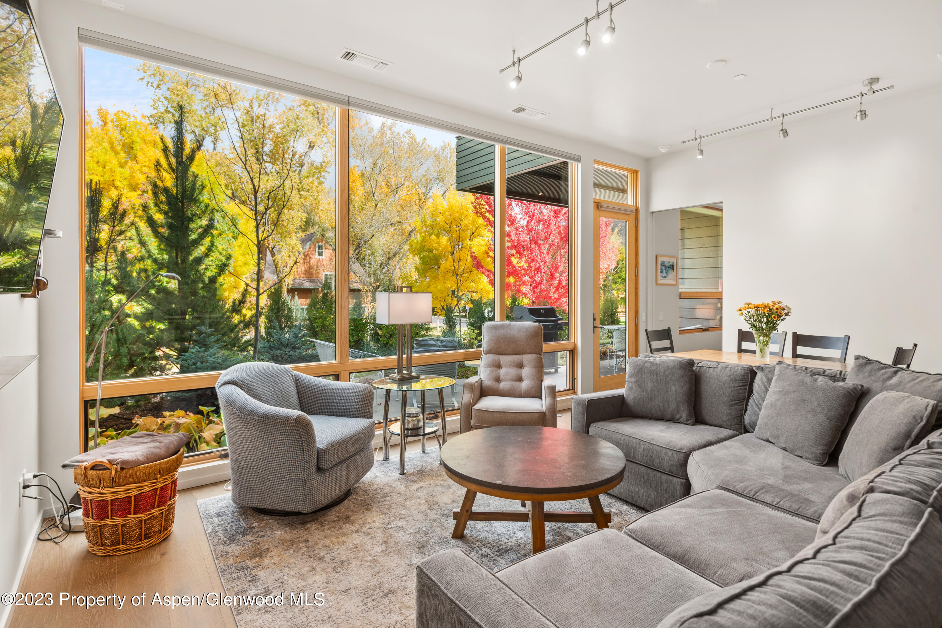 100 Evans Road, 102 Property Photo 3