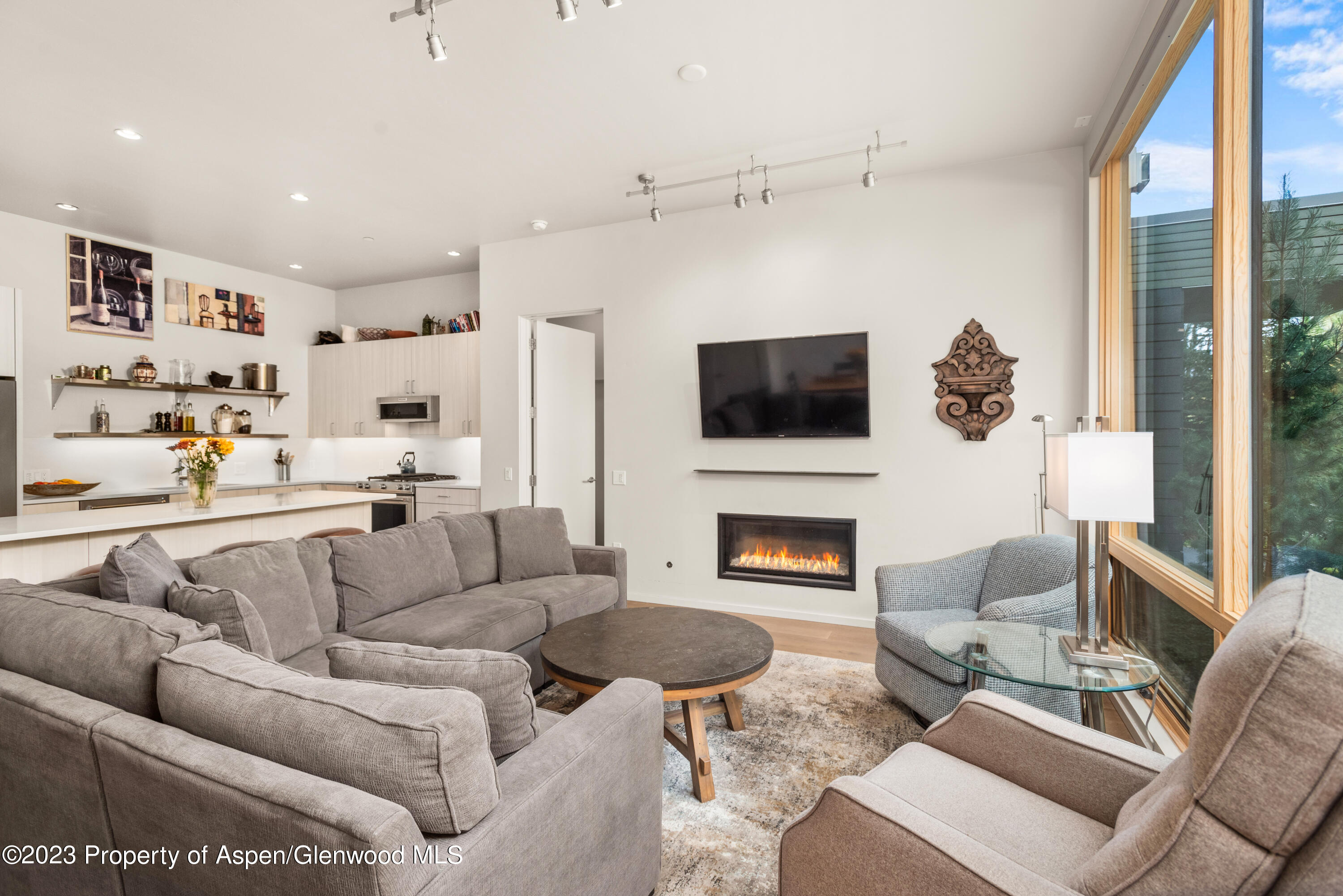 100 Evans Road, 102 Property Photo 5