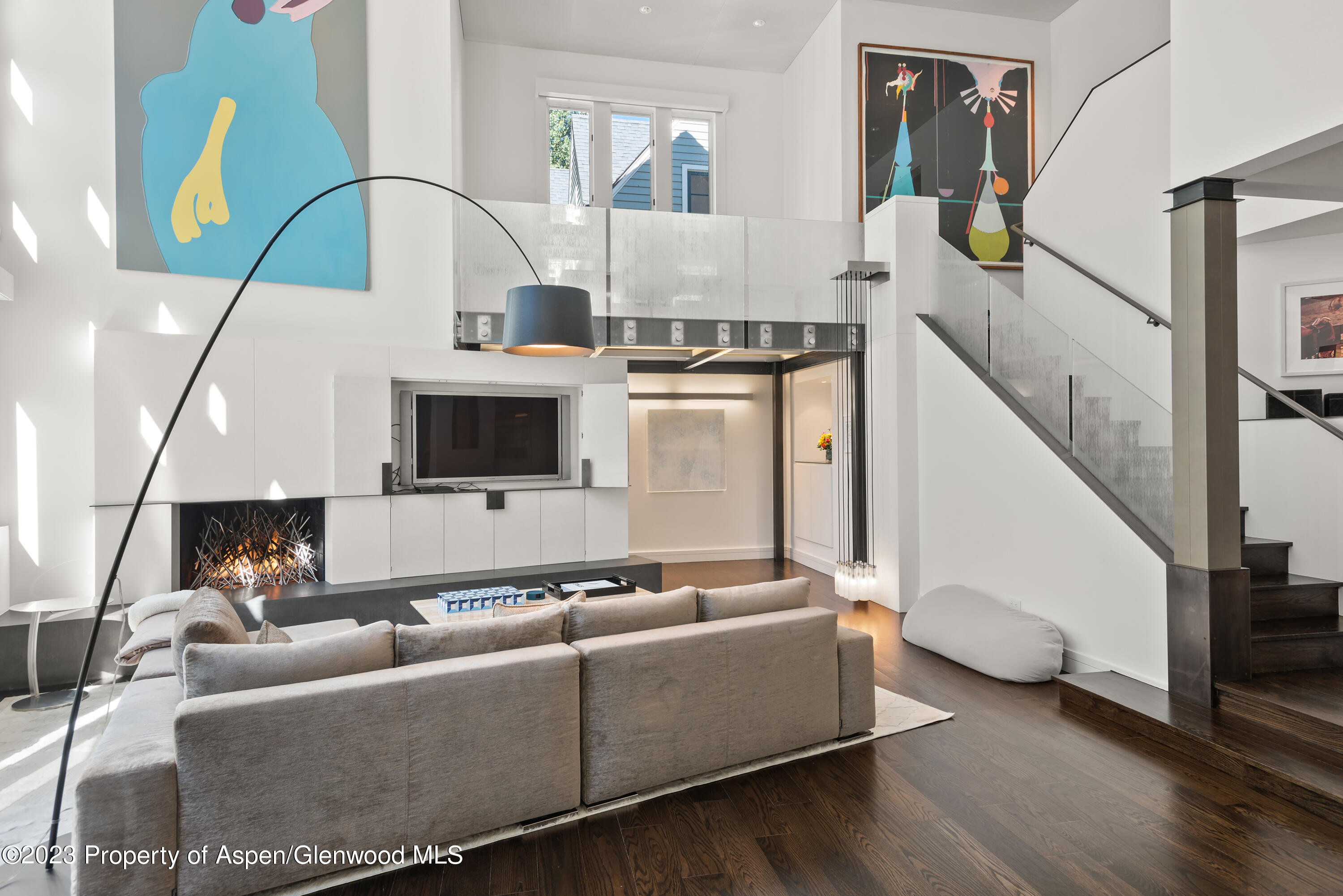 517 W North Street Property Photo 7