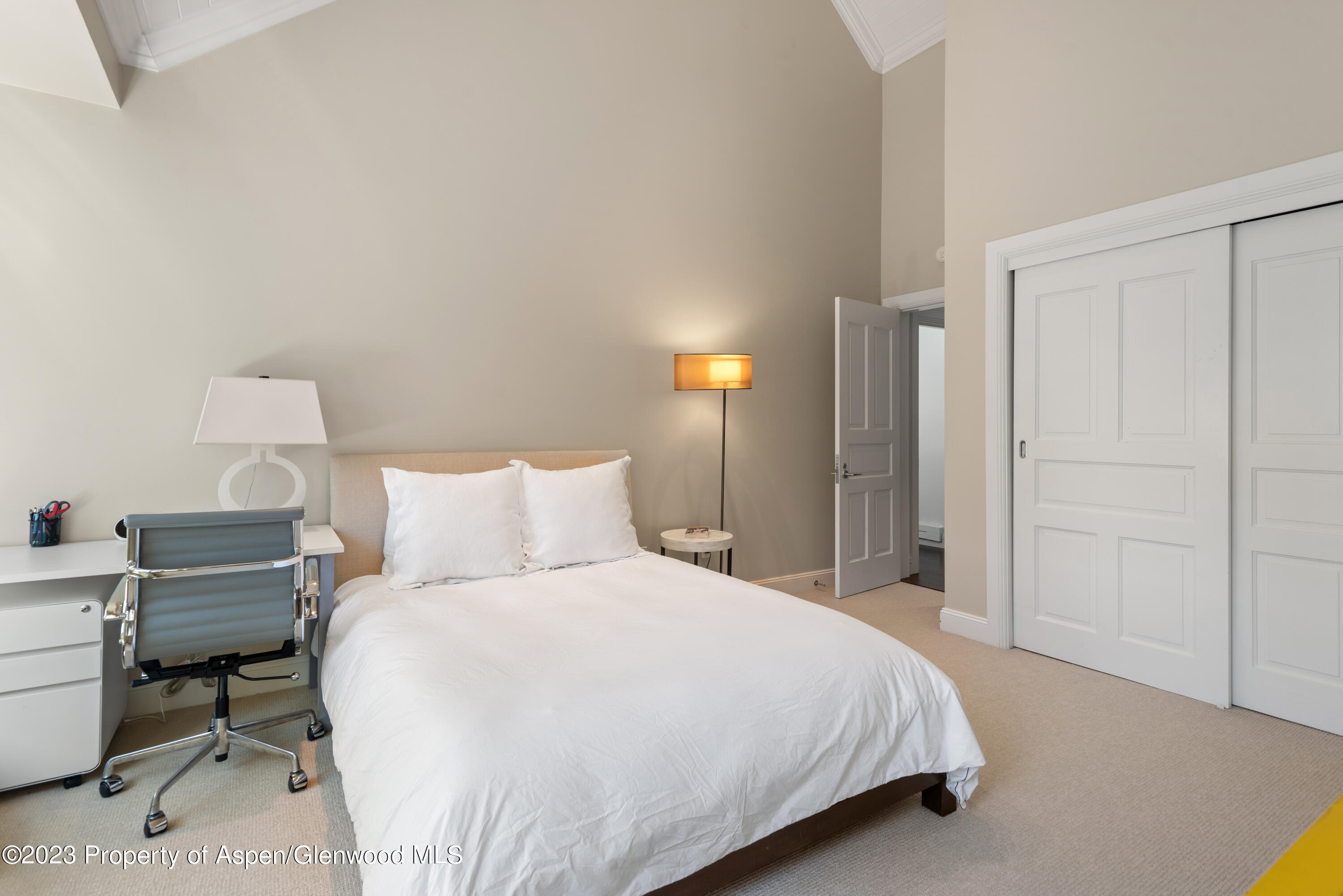 517 W North Street Property Photo 31