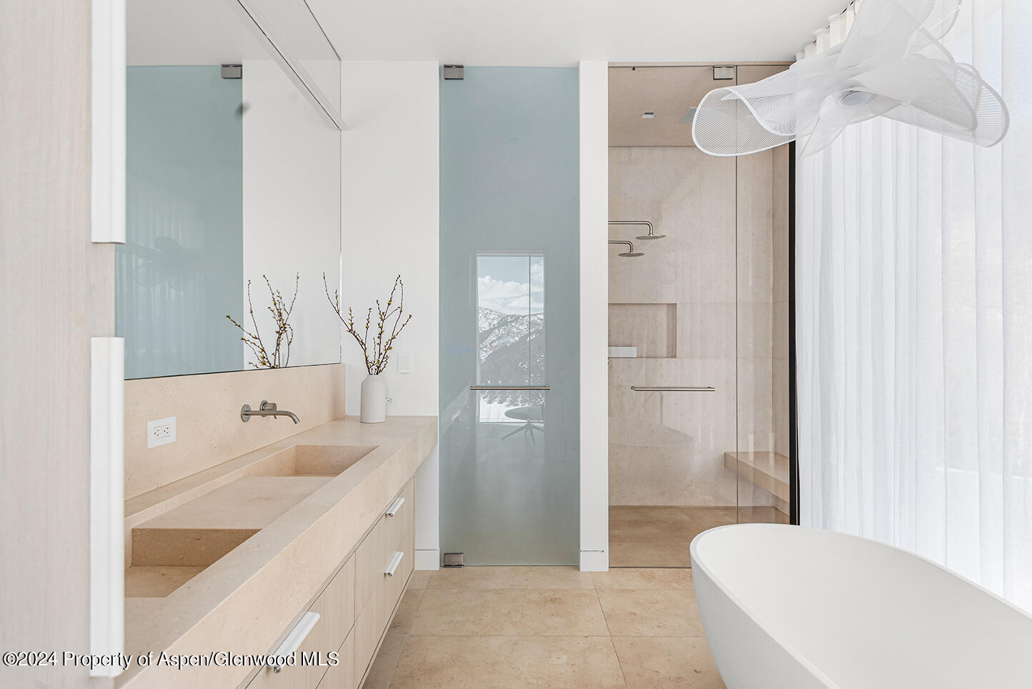 580 Medicine Bow Road Property Photo 4