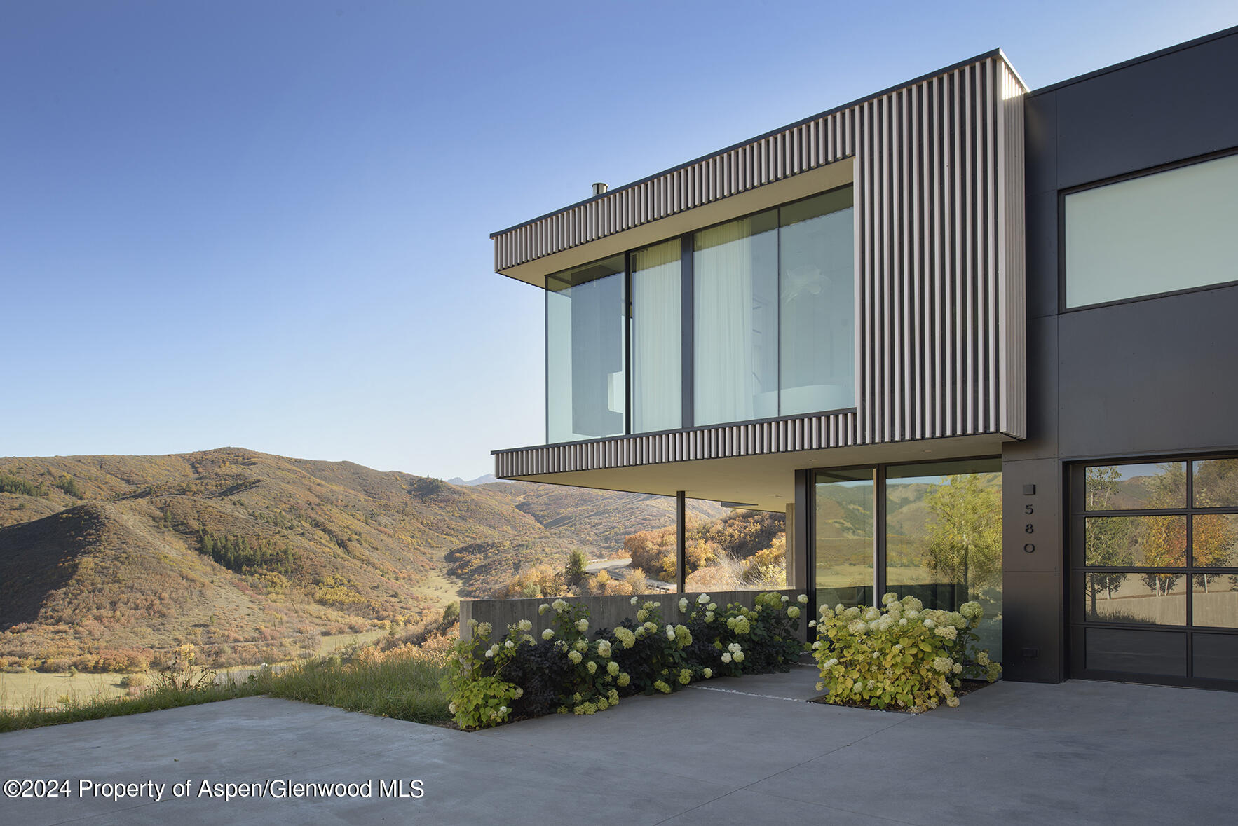 580 Medicine Bow Road Property Photo 11