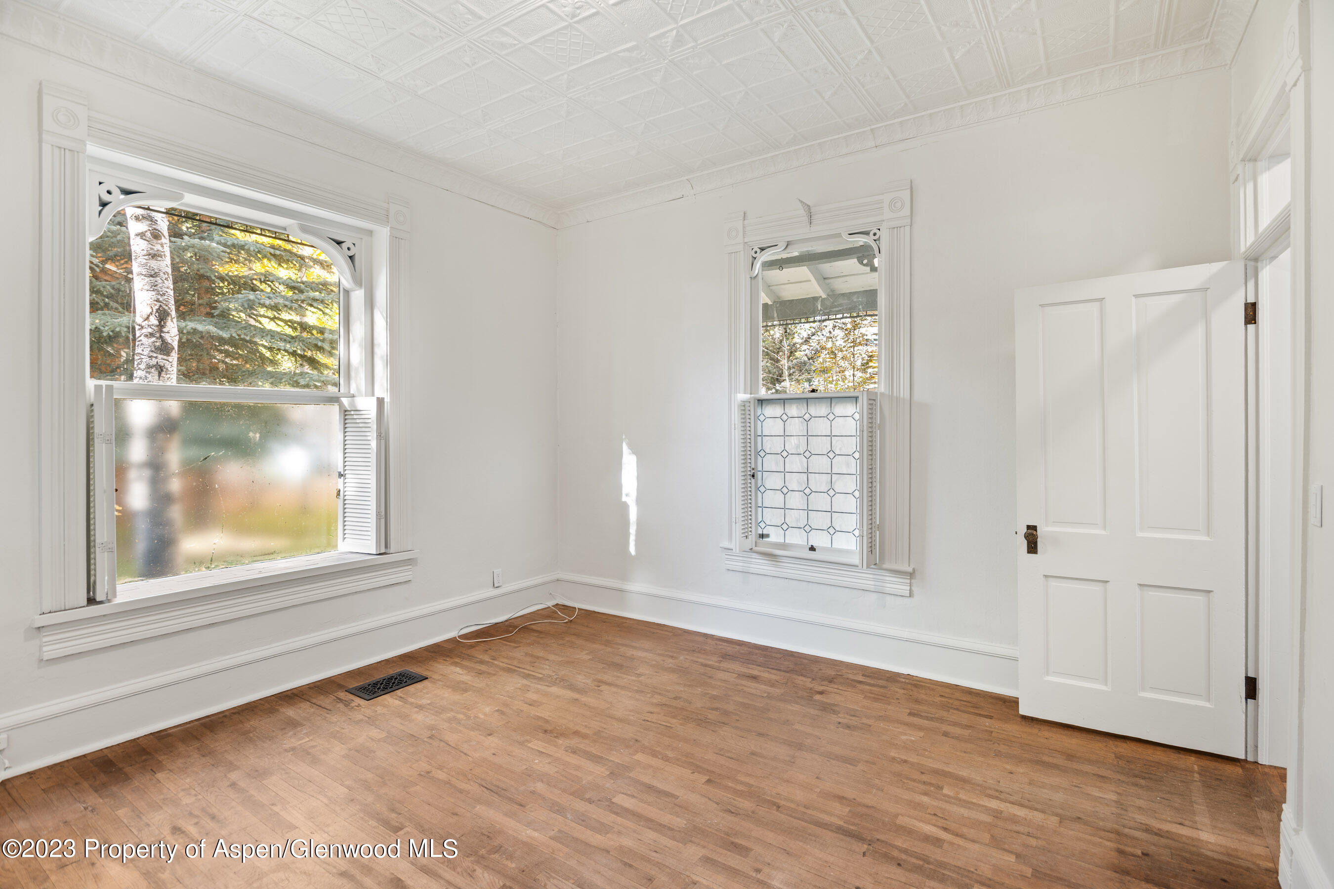 212 N Monarch Street Property Photo 6