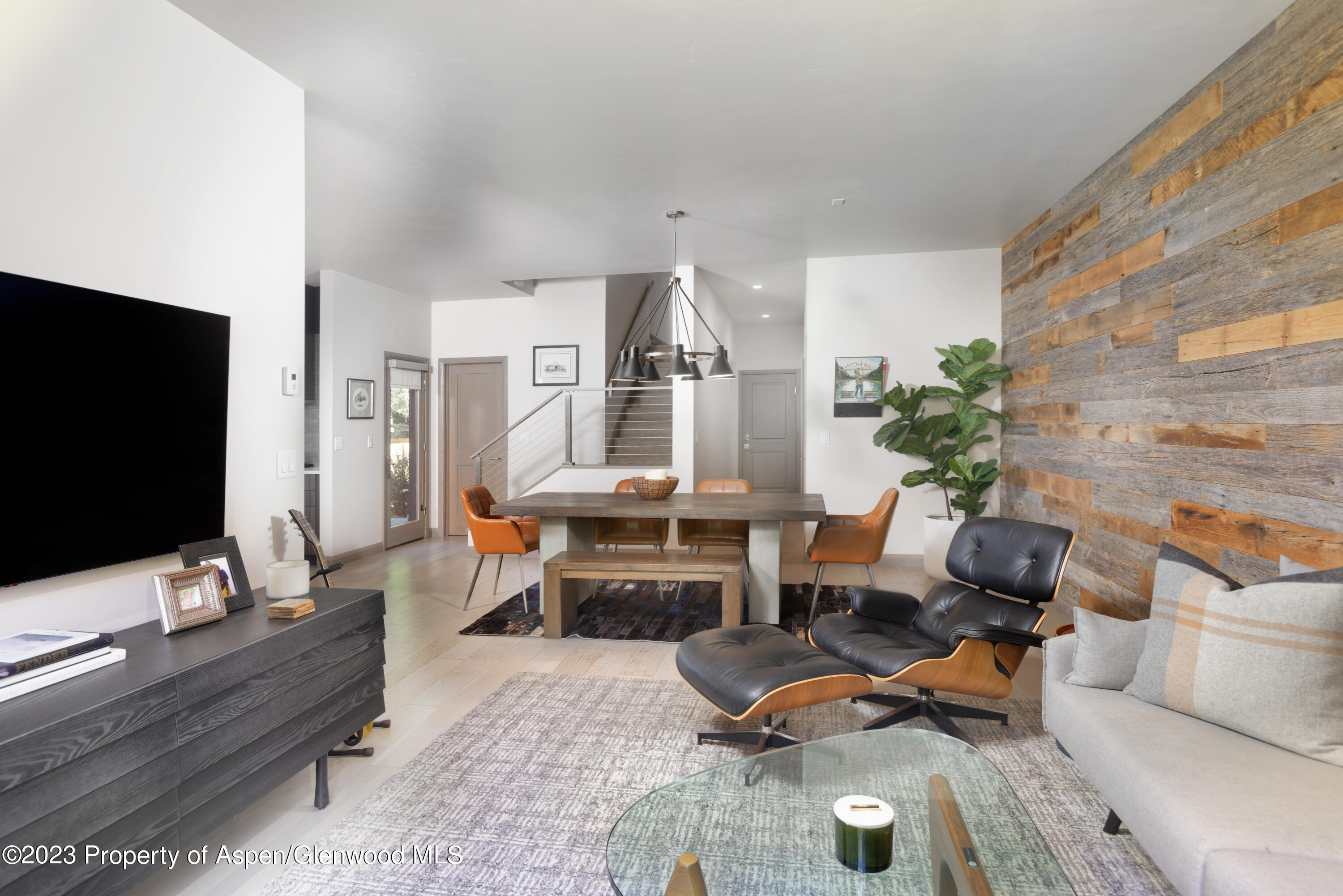 331 Branding Way Property Photo 6