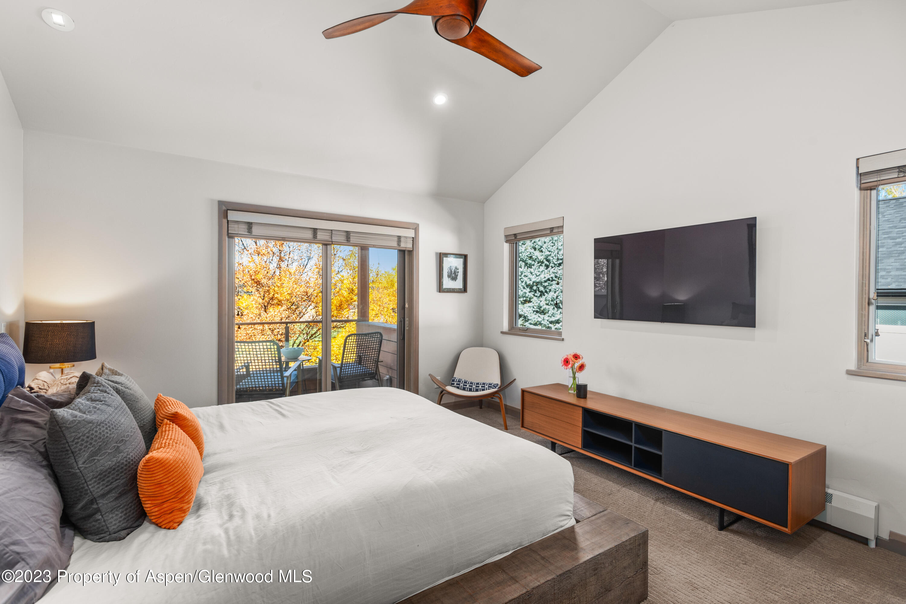 331 Branding Way Property Photo 10